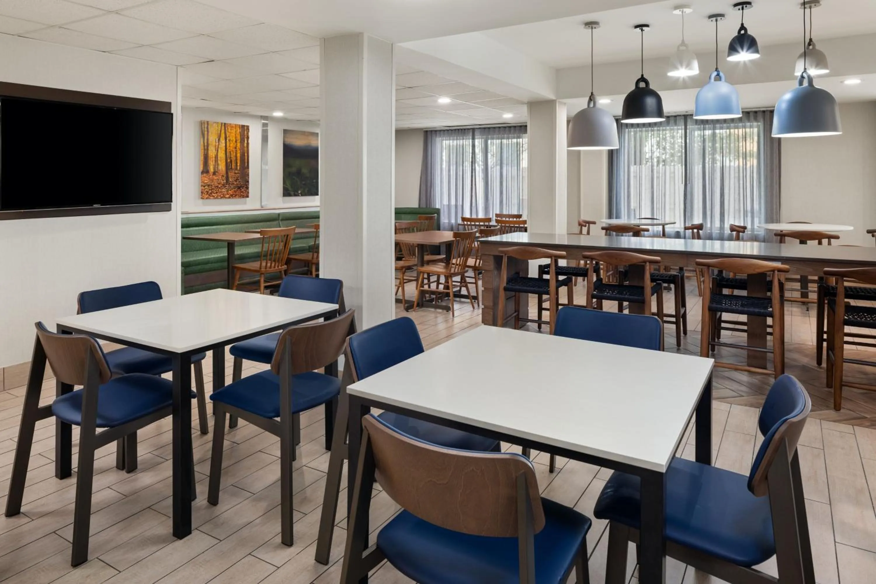 Restaurant/places to eat in Fairfield Inn & Suites by Marriott Columbus East