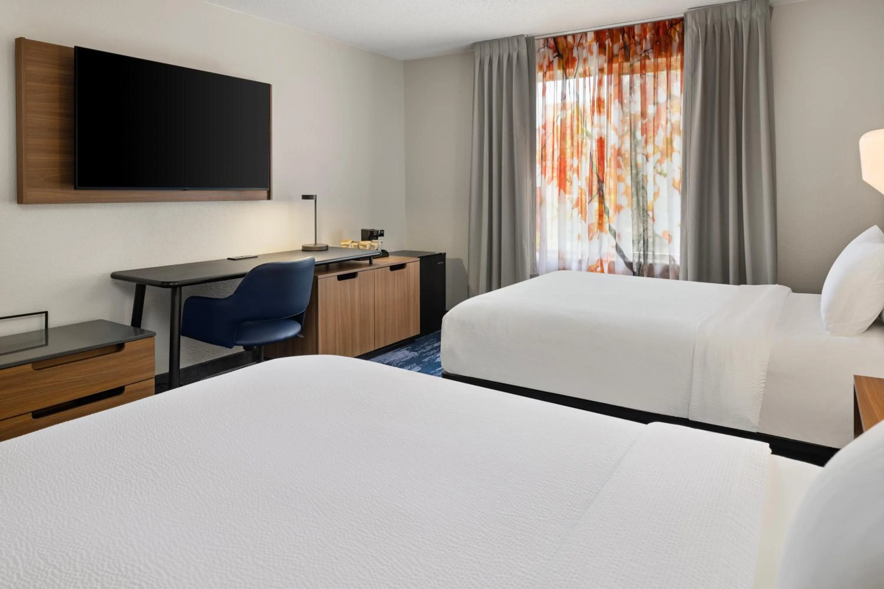 Bedroom, Bed in Fairfield Inn & Suites by Marriott Columbus East