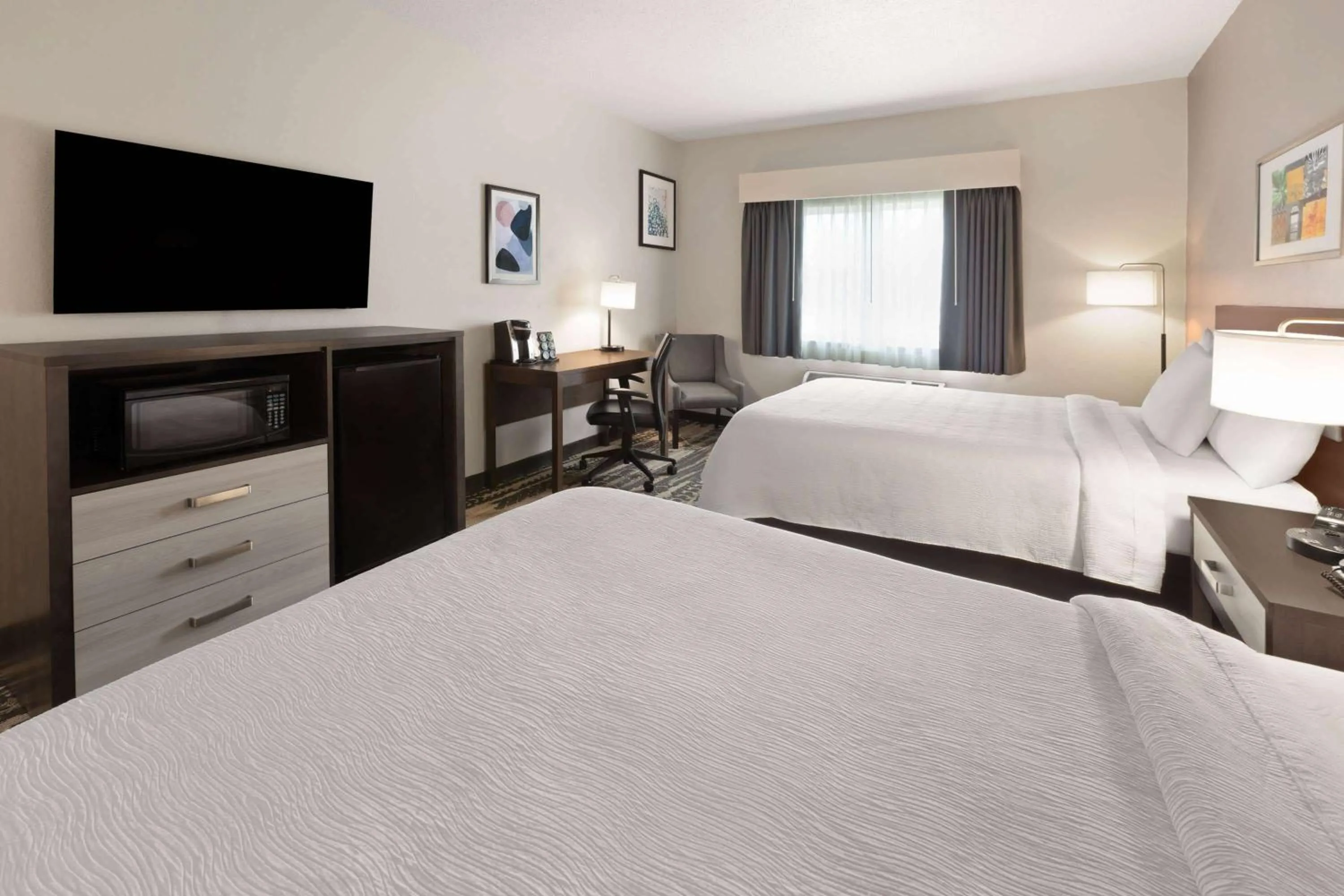 Photo of the whole room, Bed in Wingate by Wyndham Marion