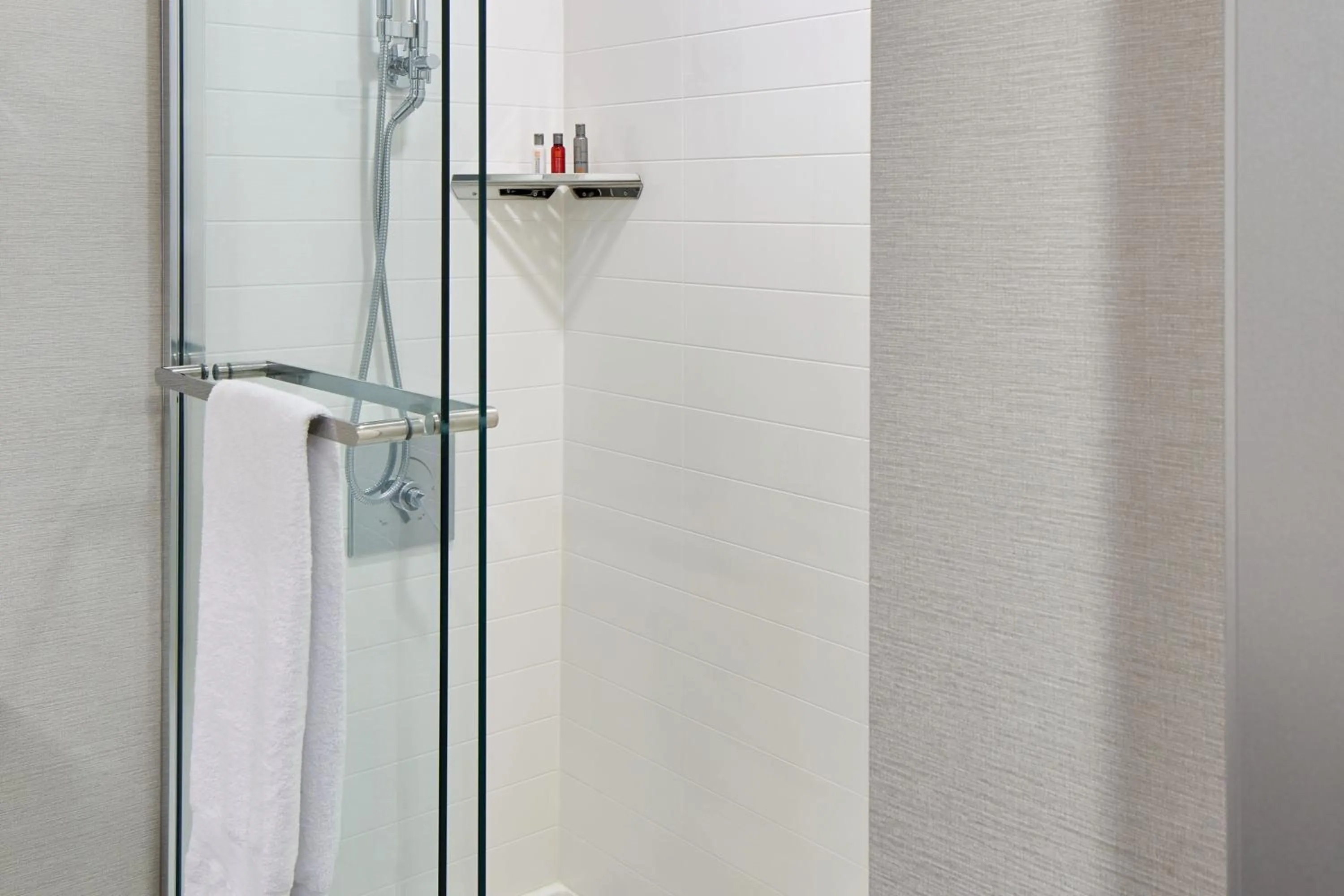 Bathroom in Marriott Columbus Northwest