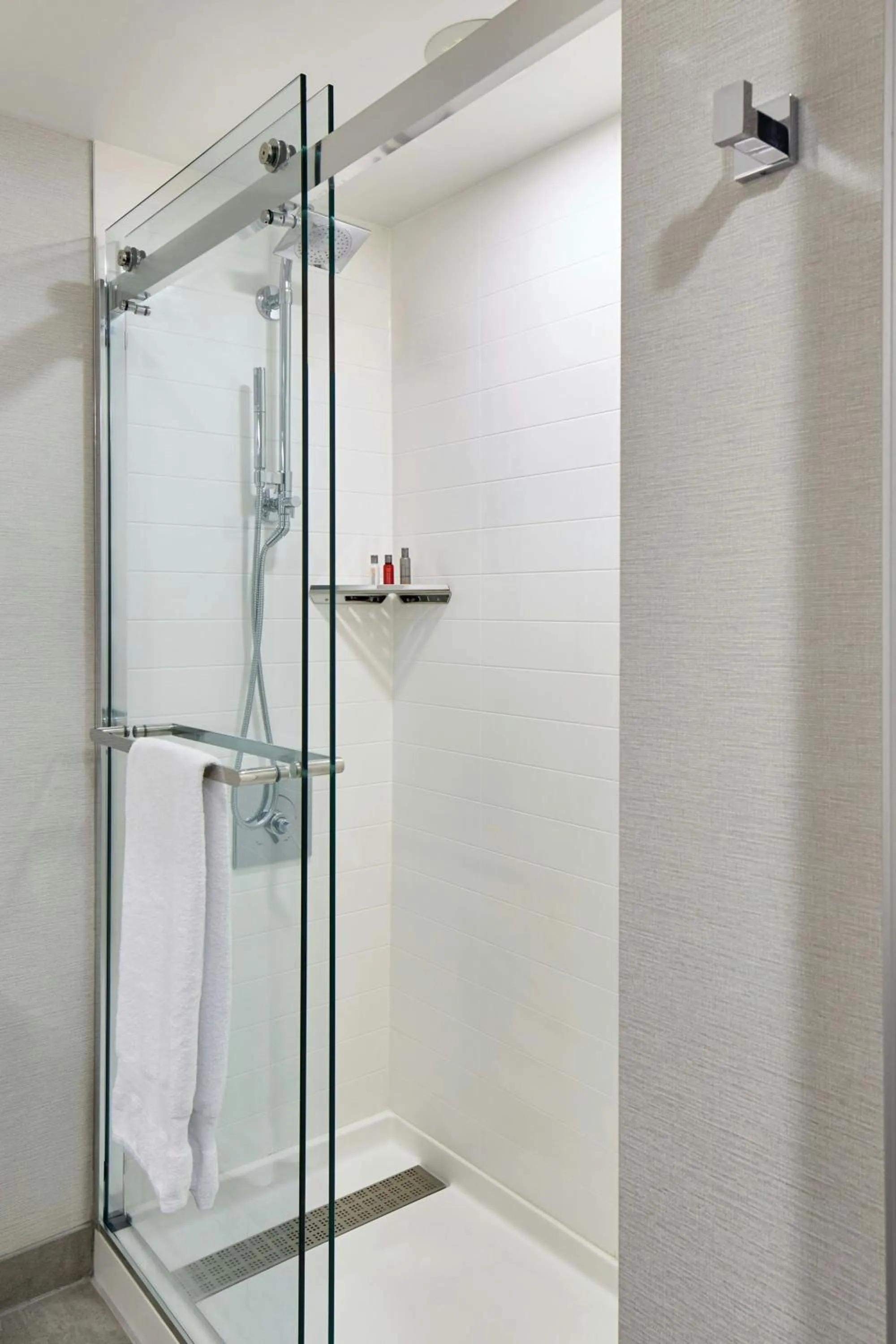 Bathroom in Marriott Columbus Northwest