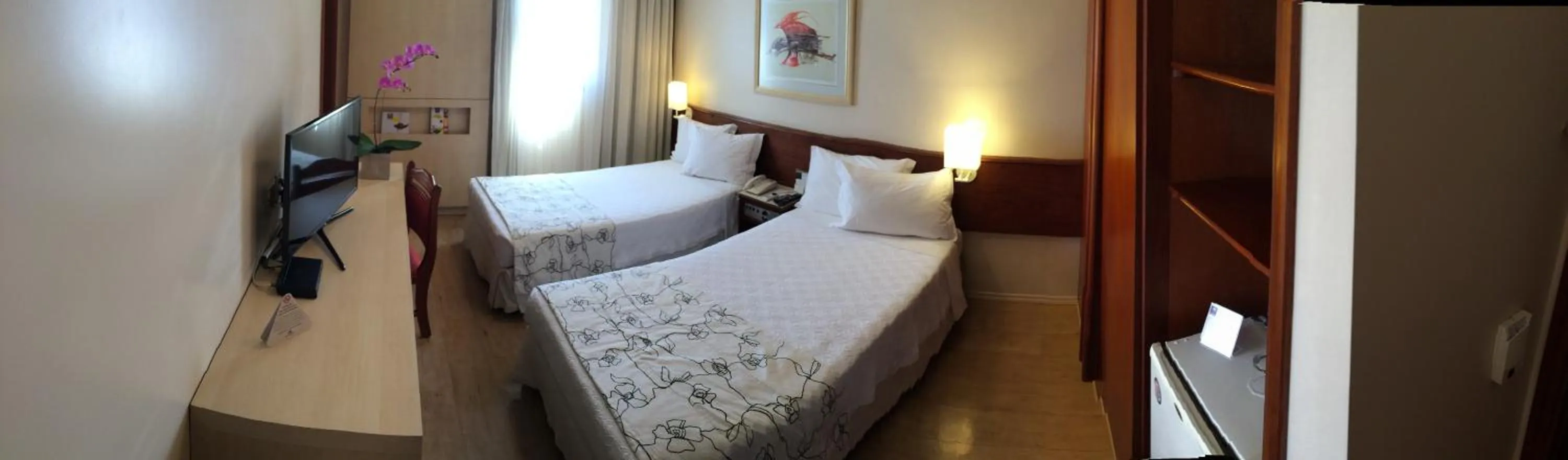 Photo of the whole room, Bed in Saint Peter Hotel
