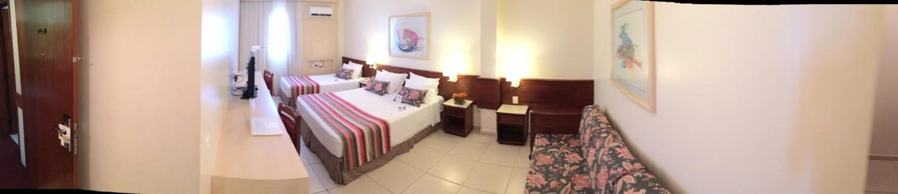 Photo of the whole room, Bed in Saint Peter Hotel