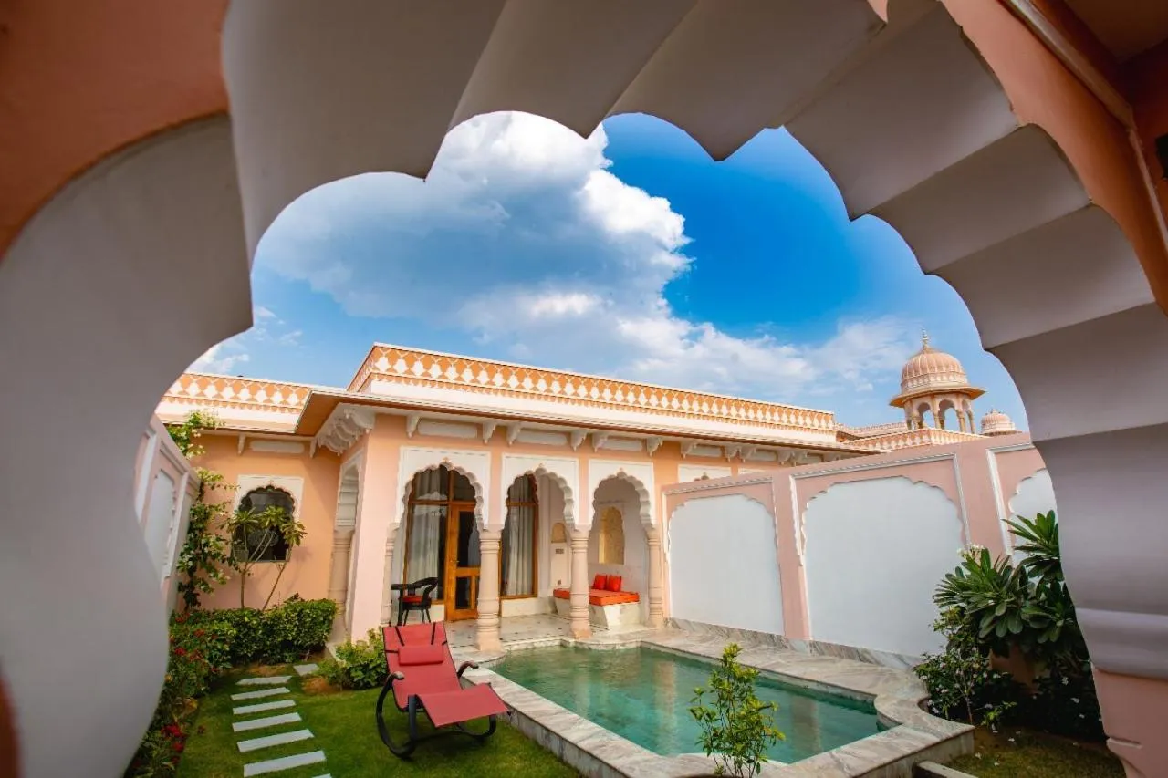 Swimming pool in Buena Vista Luxury Garden Spa Resort