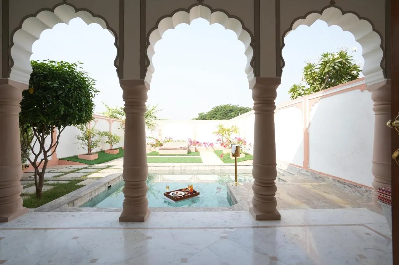 Swimming pool in Buena Vista Luxury Garden Spa Resort