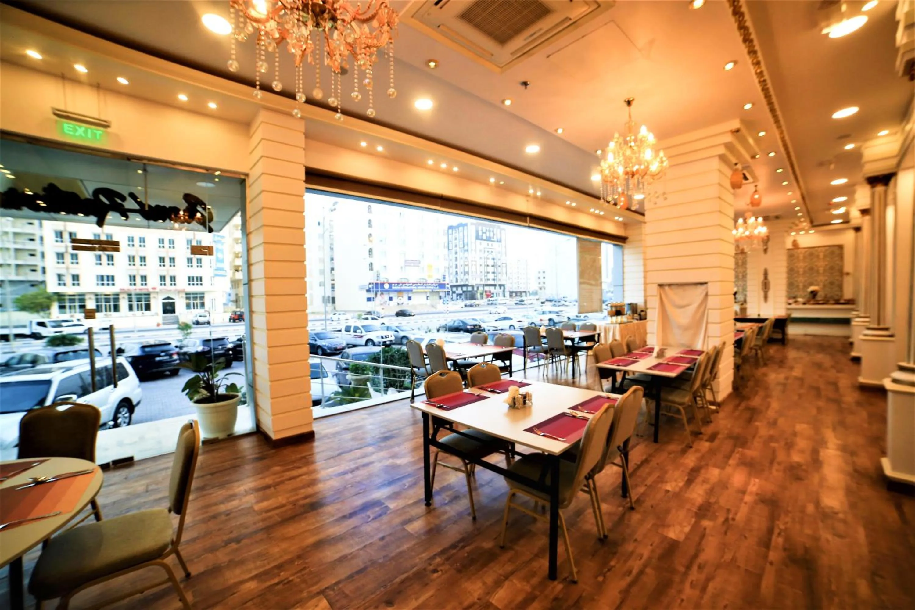 Dining area in Al Dyafa Hotel Suites