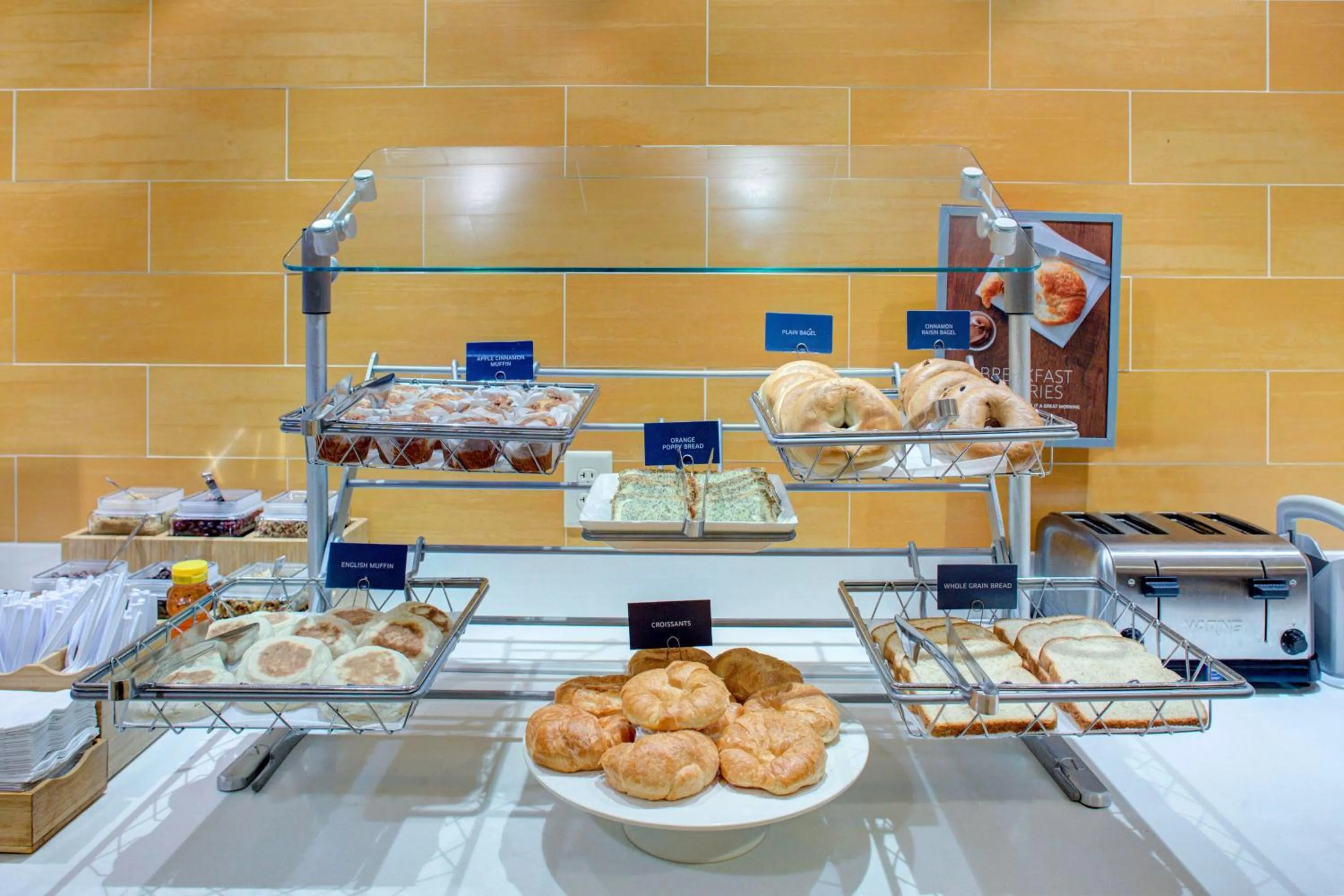 Breakfast in SpringHill Suites Cincinnati North Forest Park