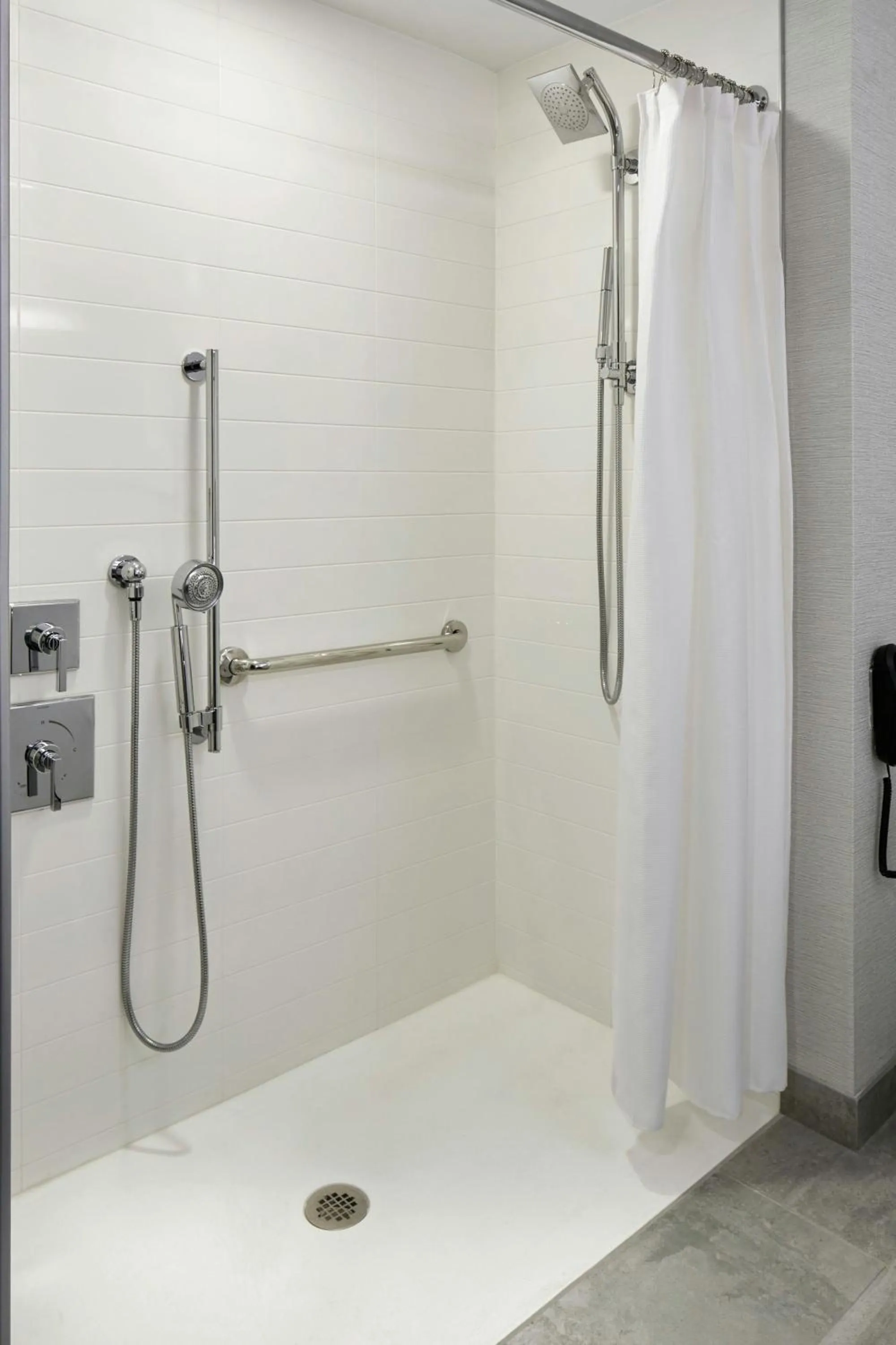 Bathroom in Marriott Cincinnati North