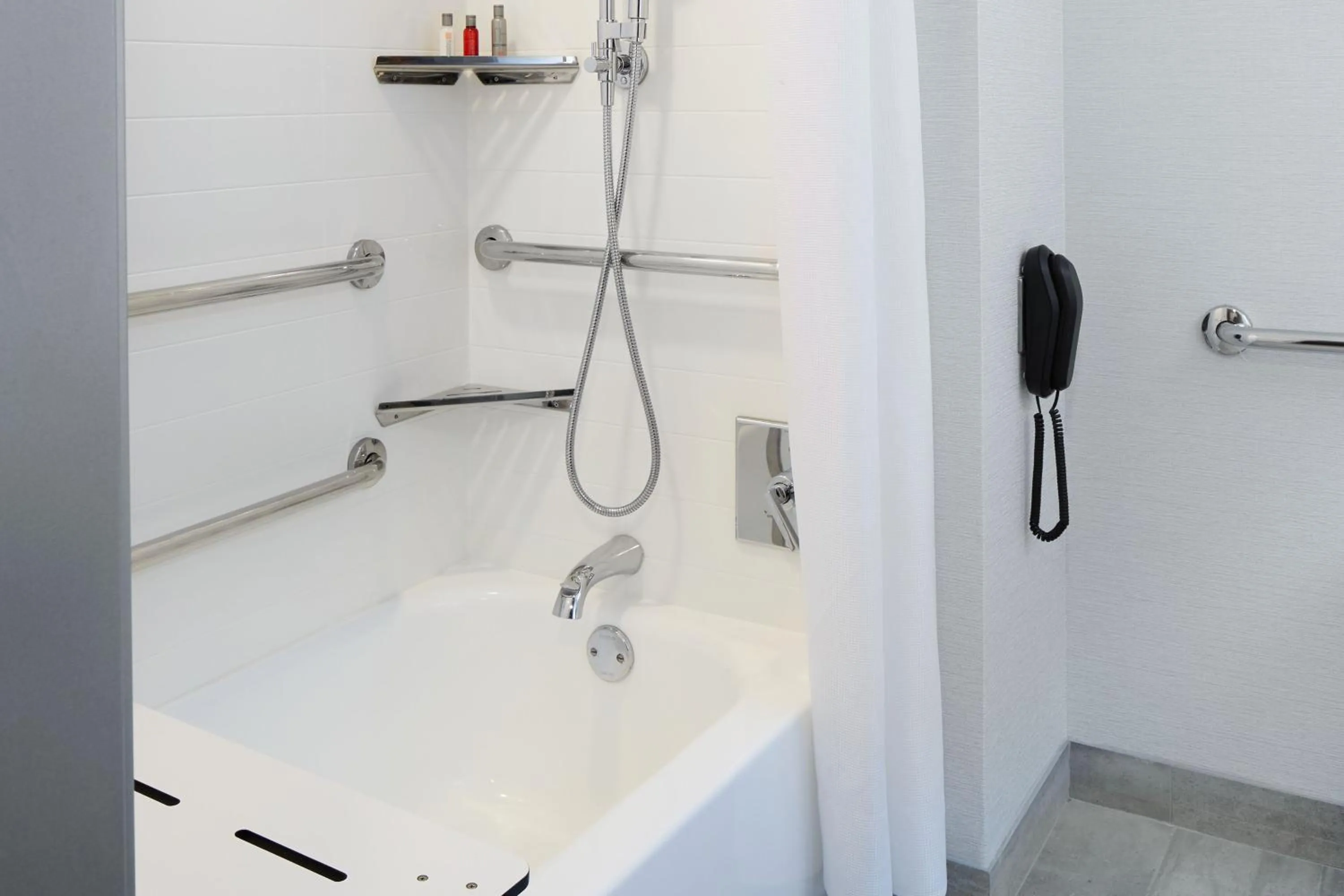 Bathroom in Marriott Cincinnati North