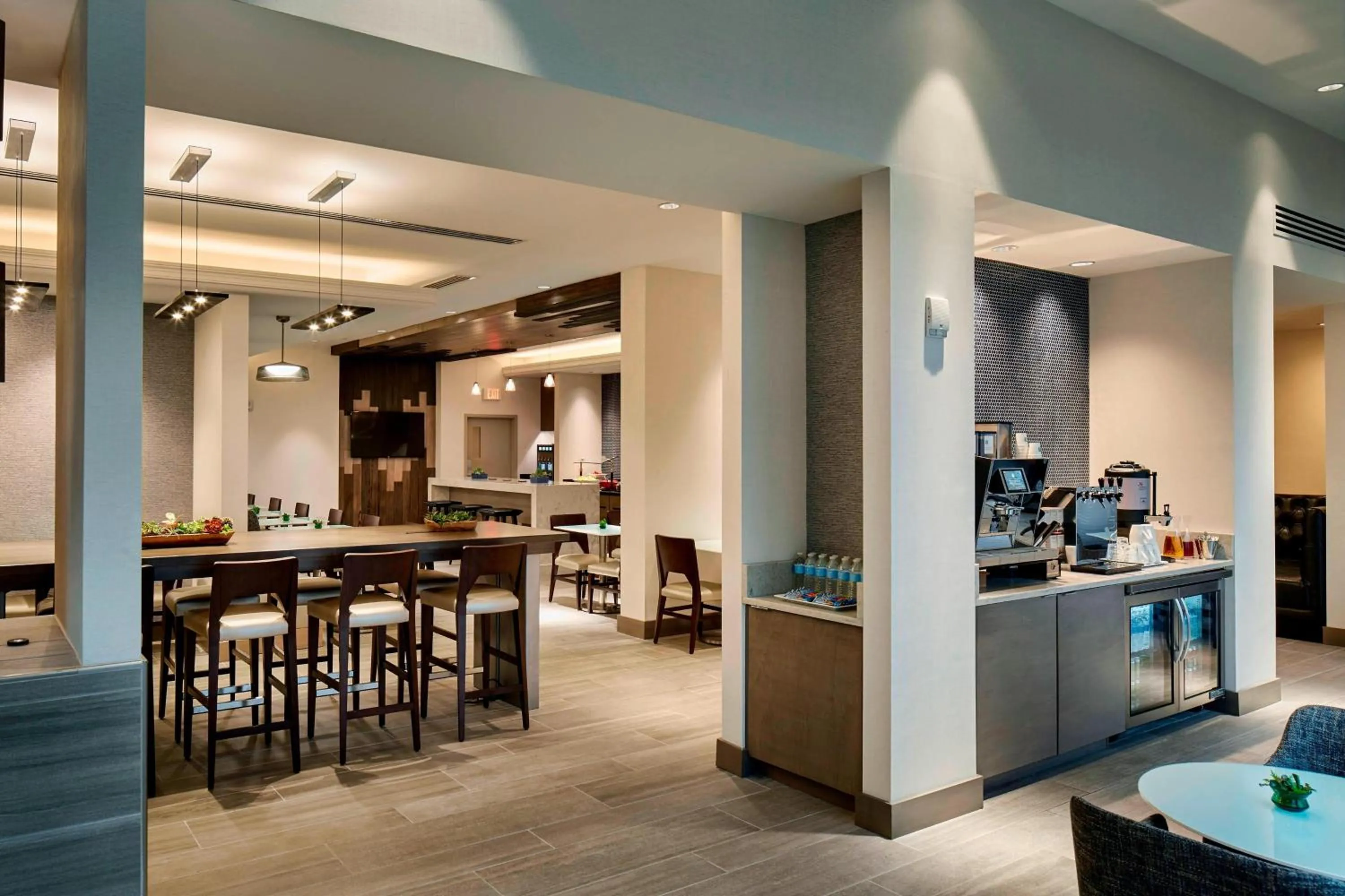 Lounge or bar in Marriott Cincinnati North