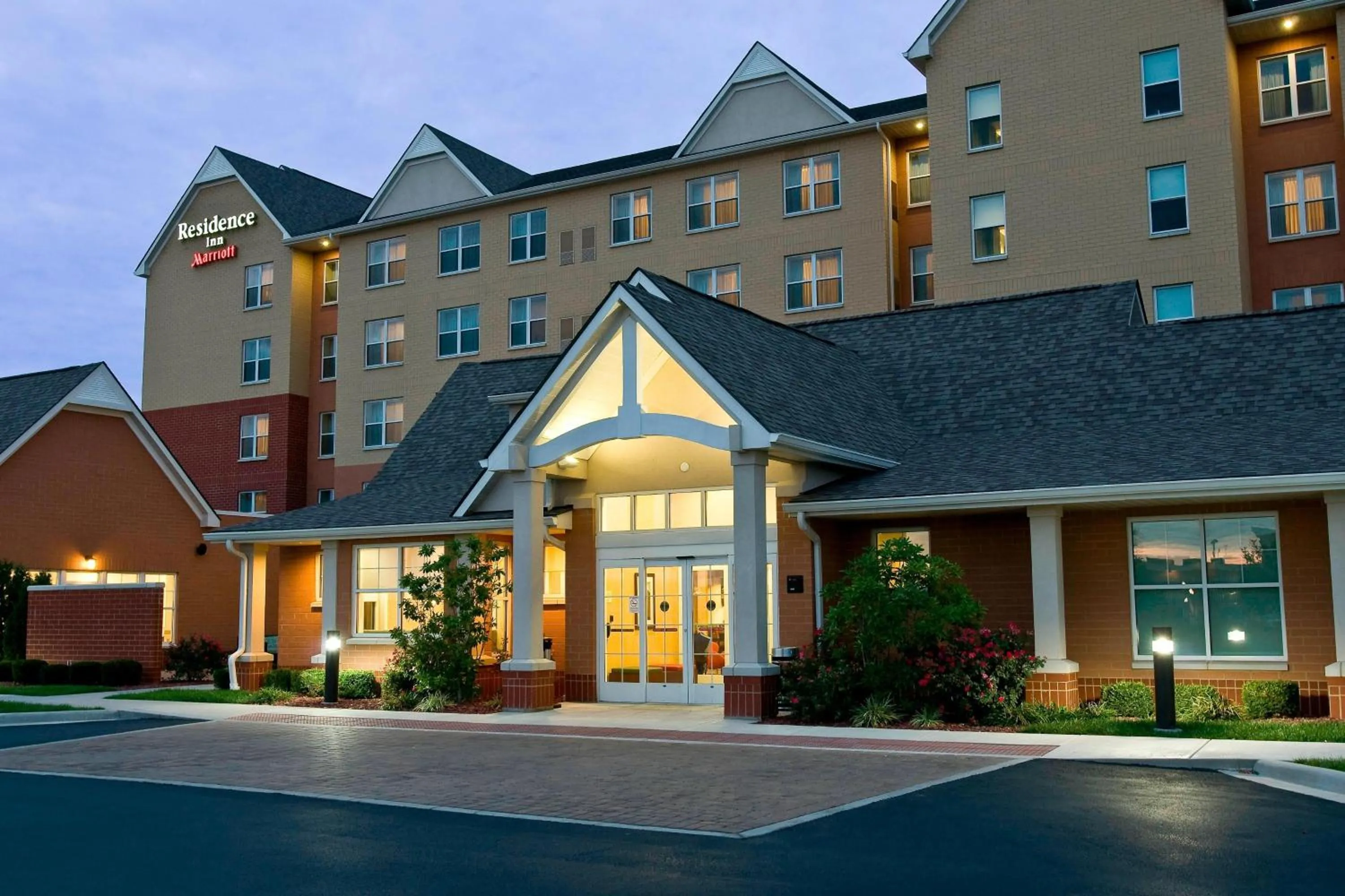 Property building in Residence Inn Cincinnati North West Chester
