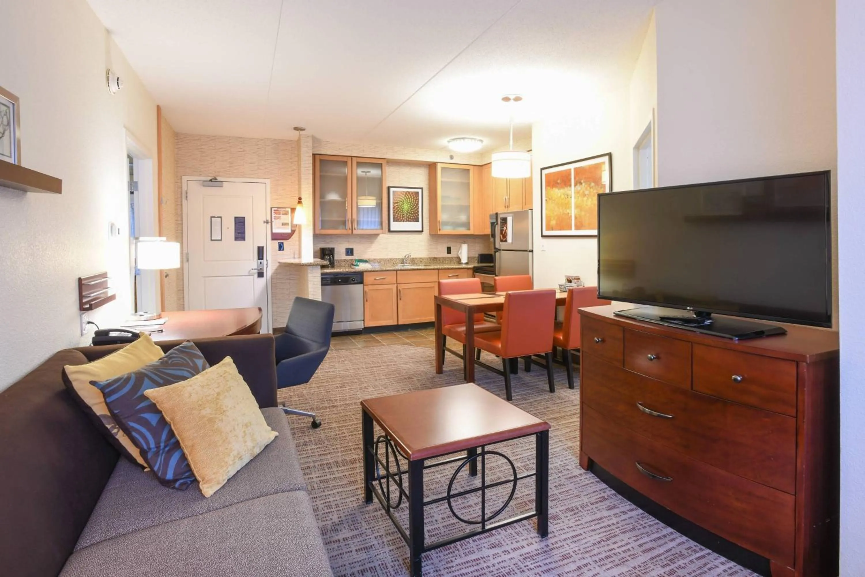 Living room in Residence Inn Cincinnati North West Chester