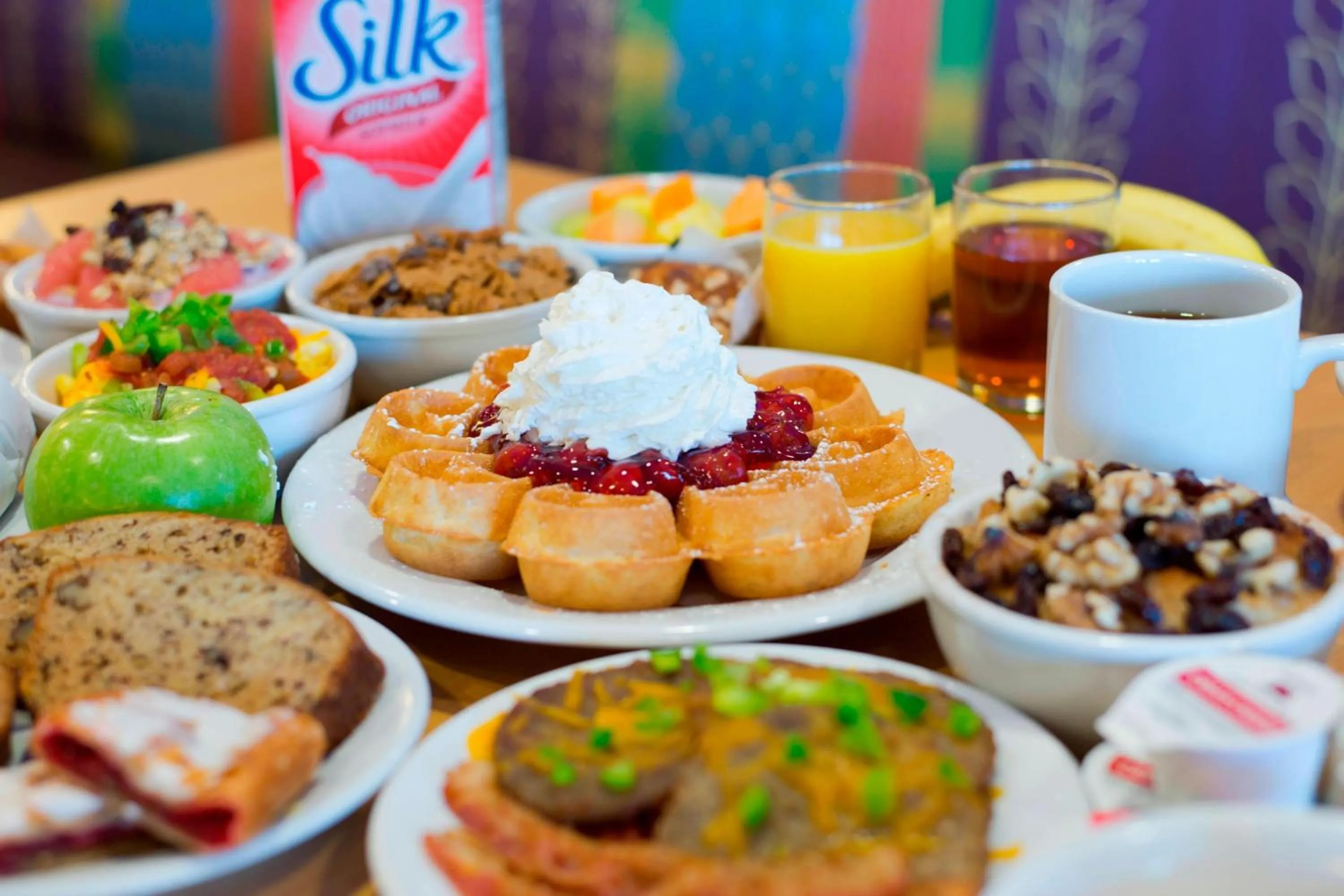 Breakfast in Fairfield Inn & Suites by Marriott Wausau