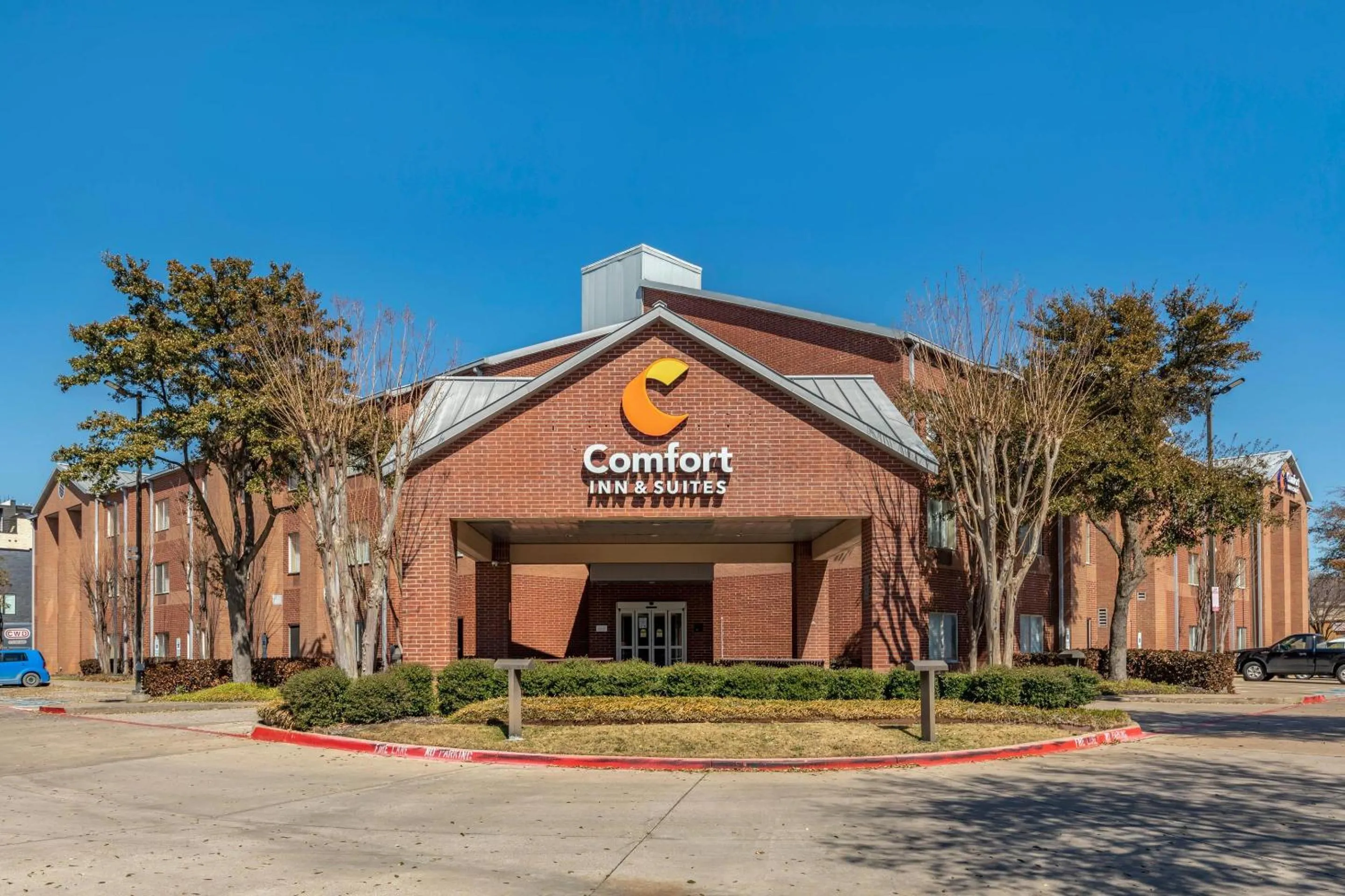 Property building in Comfort Inn & Suites North Dallas-Addison