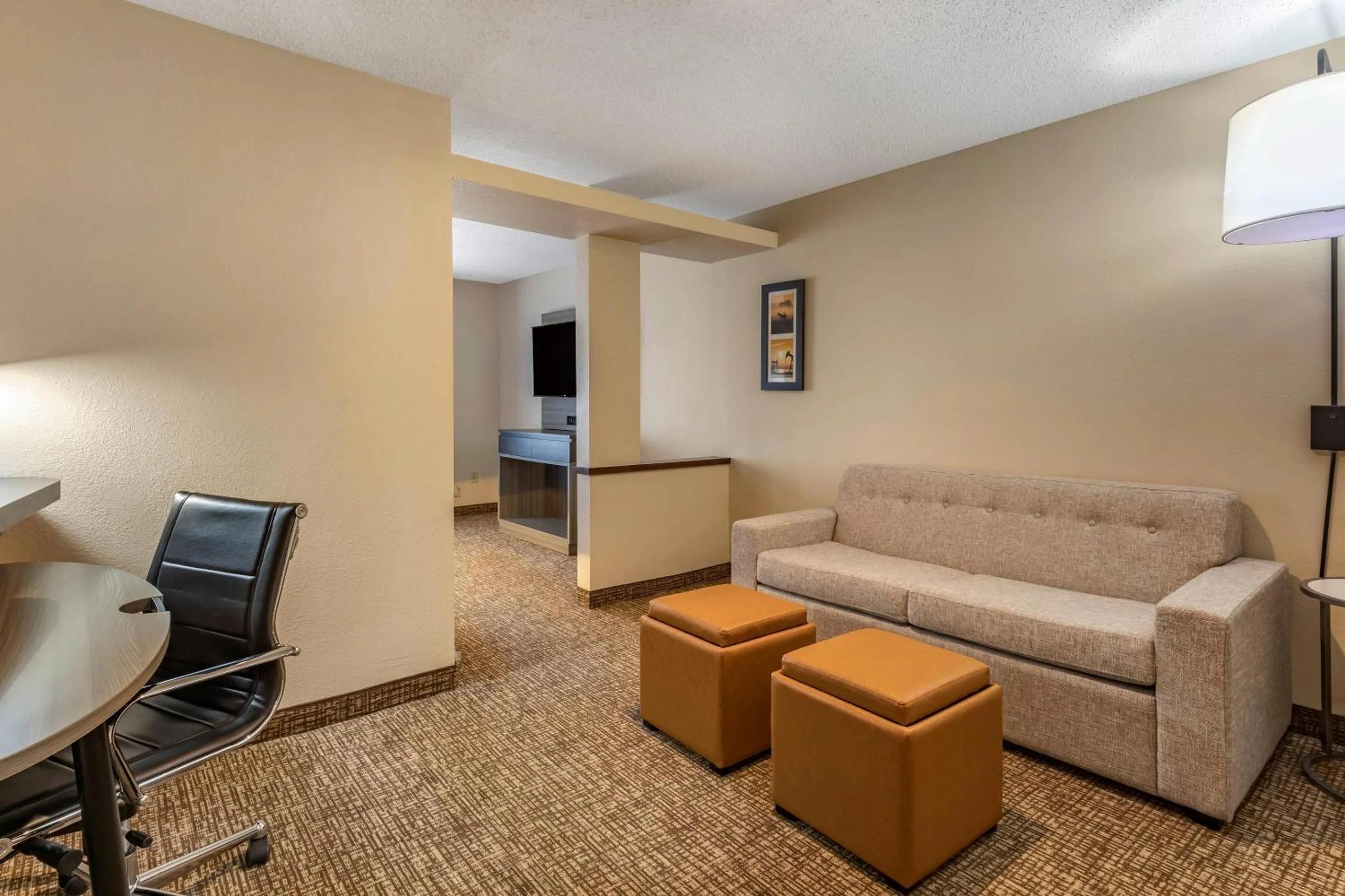 Bedroom in Comfort Inn & Suites North Dallas-Addison
