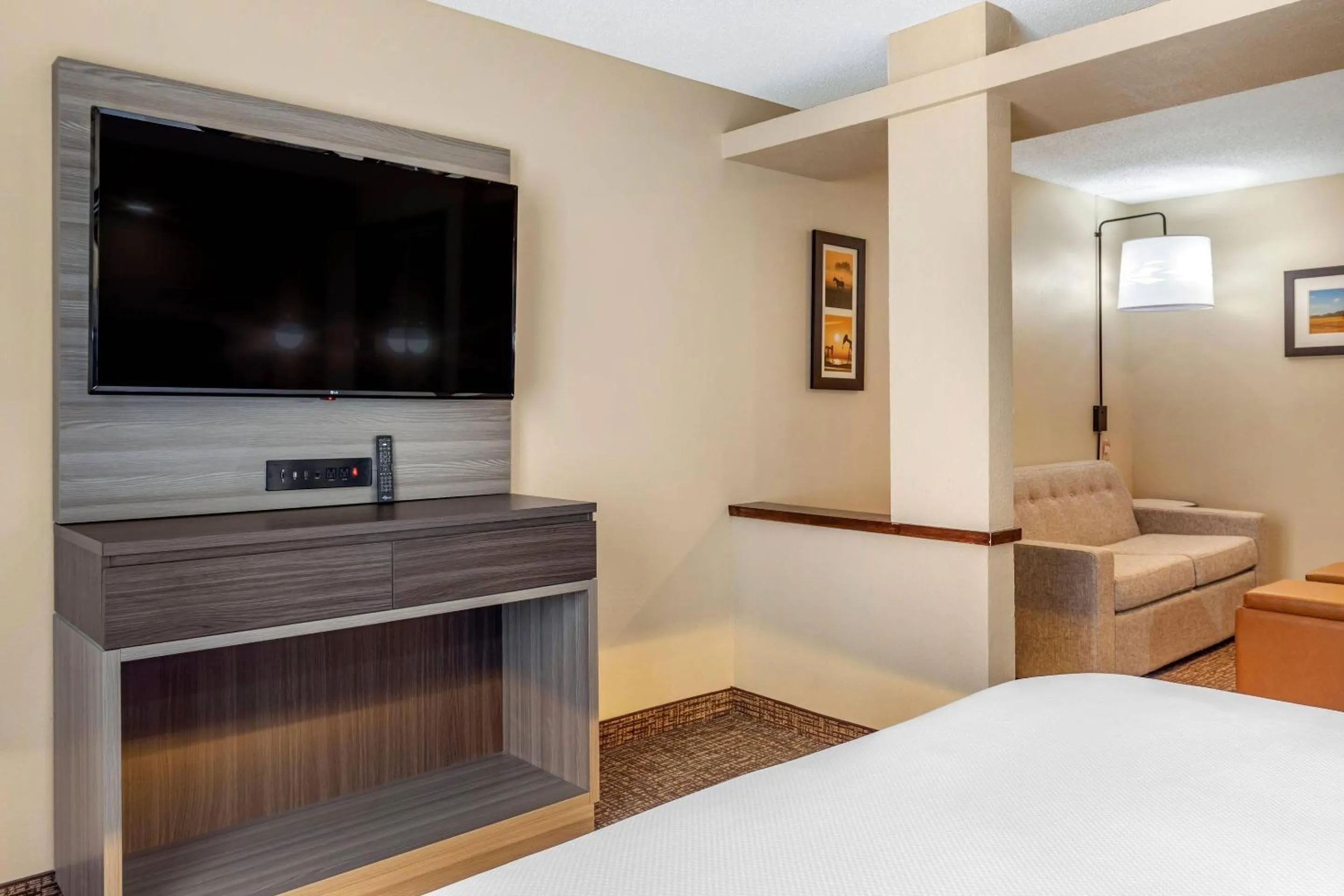 Bedroom, Bed in Comfort Inn & Suites North Dallas-Addison