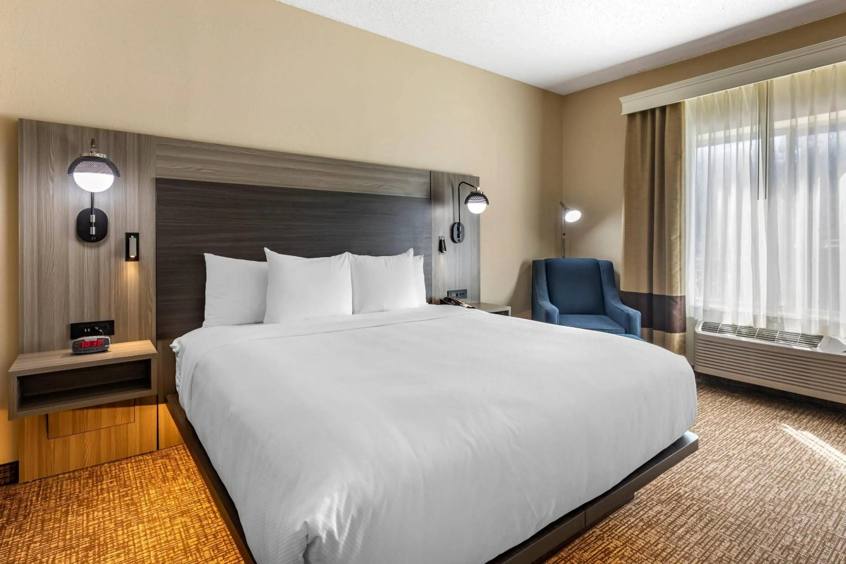 Bedroom, Bed in Comfort Inn & Suites North Dallas-Addison