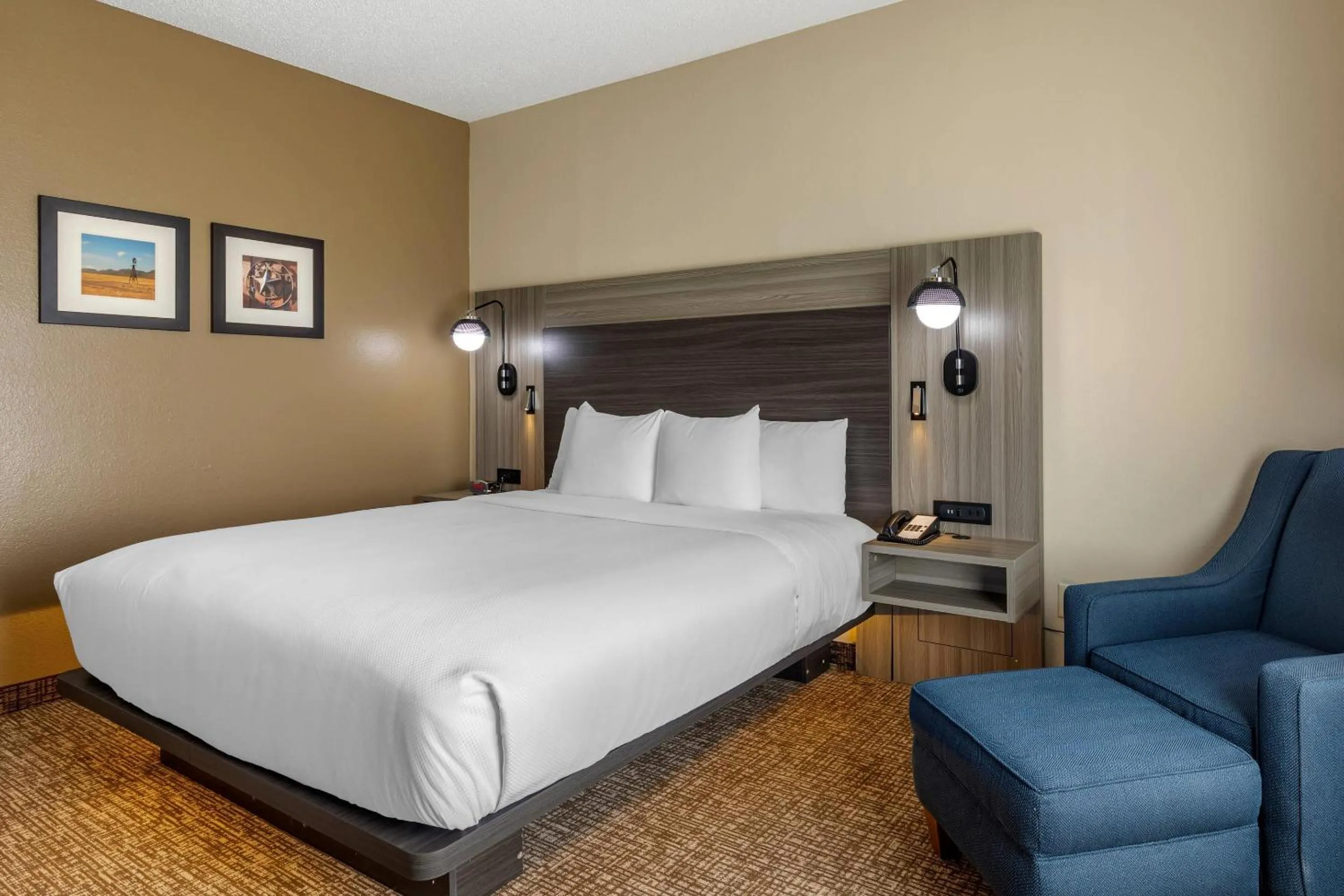 Bedroom, Bed in Comfort Inn & Suites North Dallas-Addison