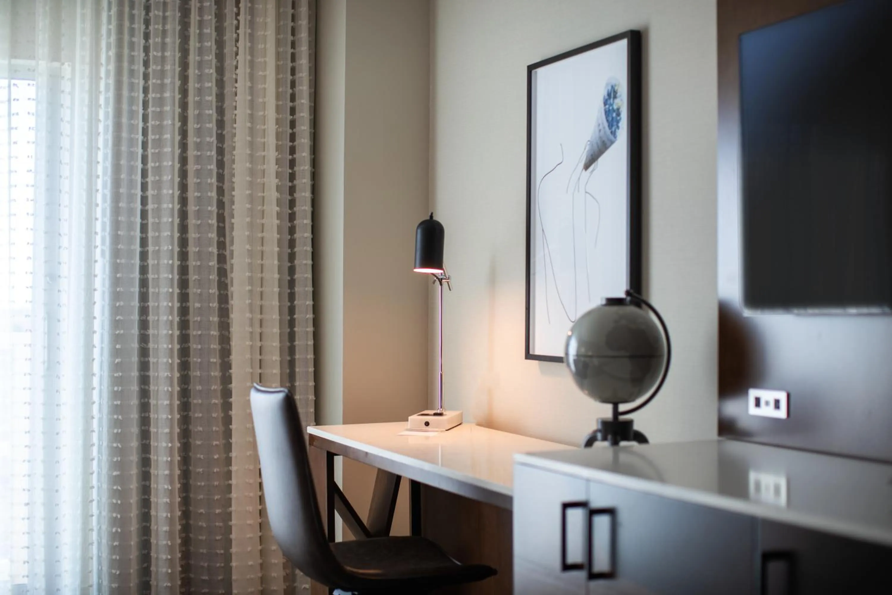 TV and multimedia in Renaissance Dallas Richardson Hotel