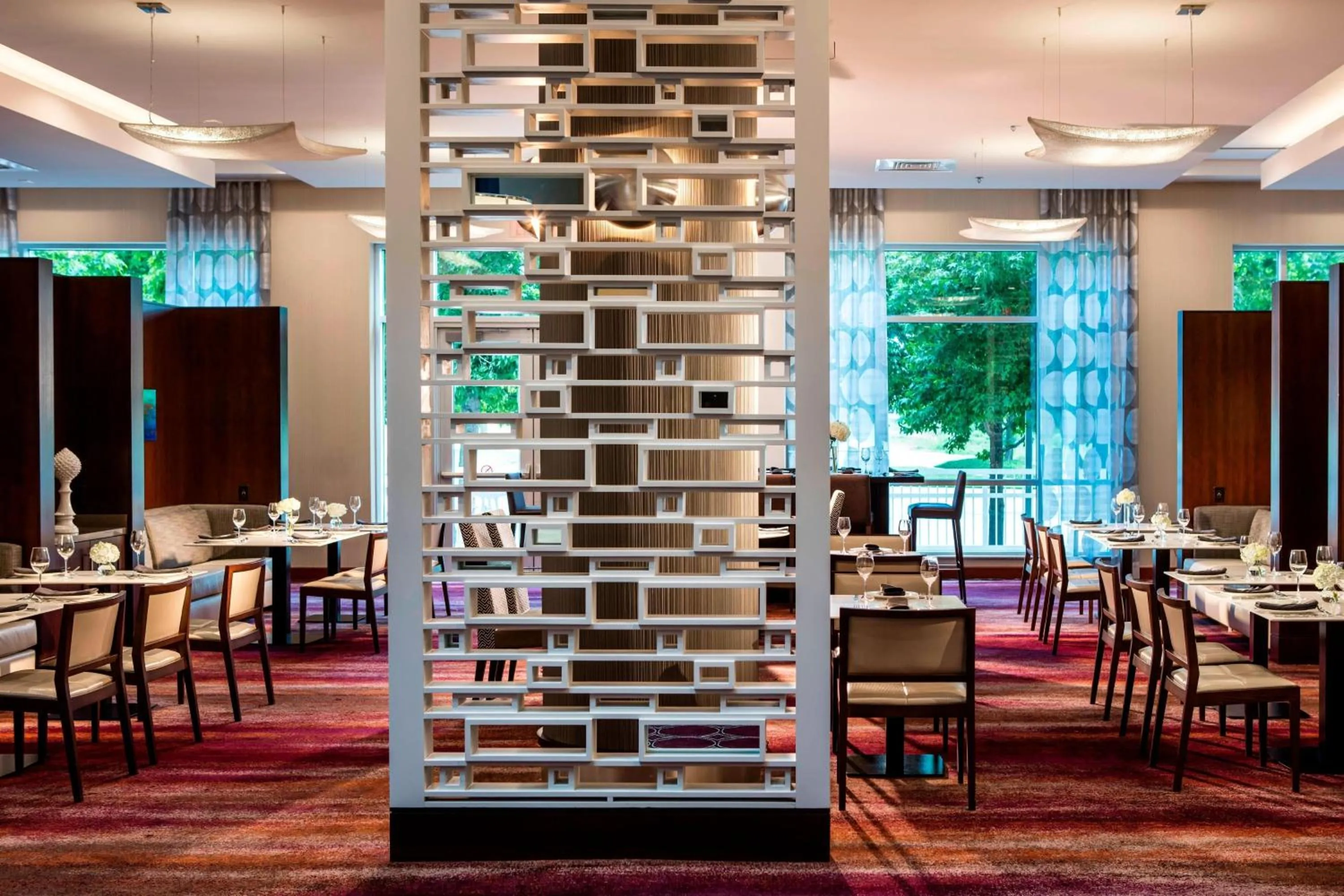 Restaurant/places to eat in Renaissance Dallas Richardson Hotel