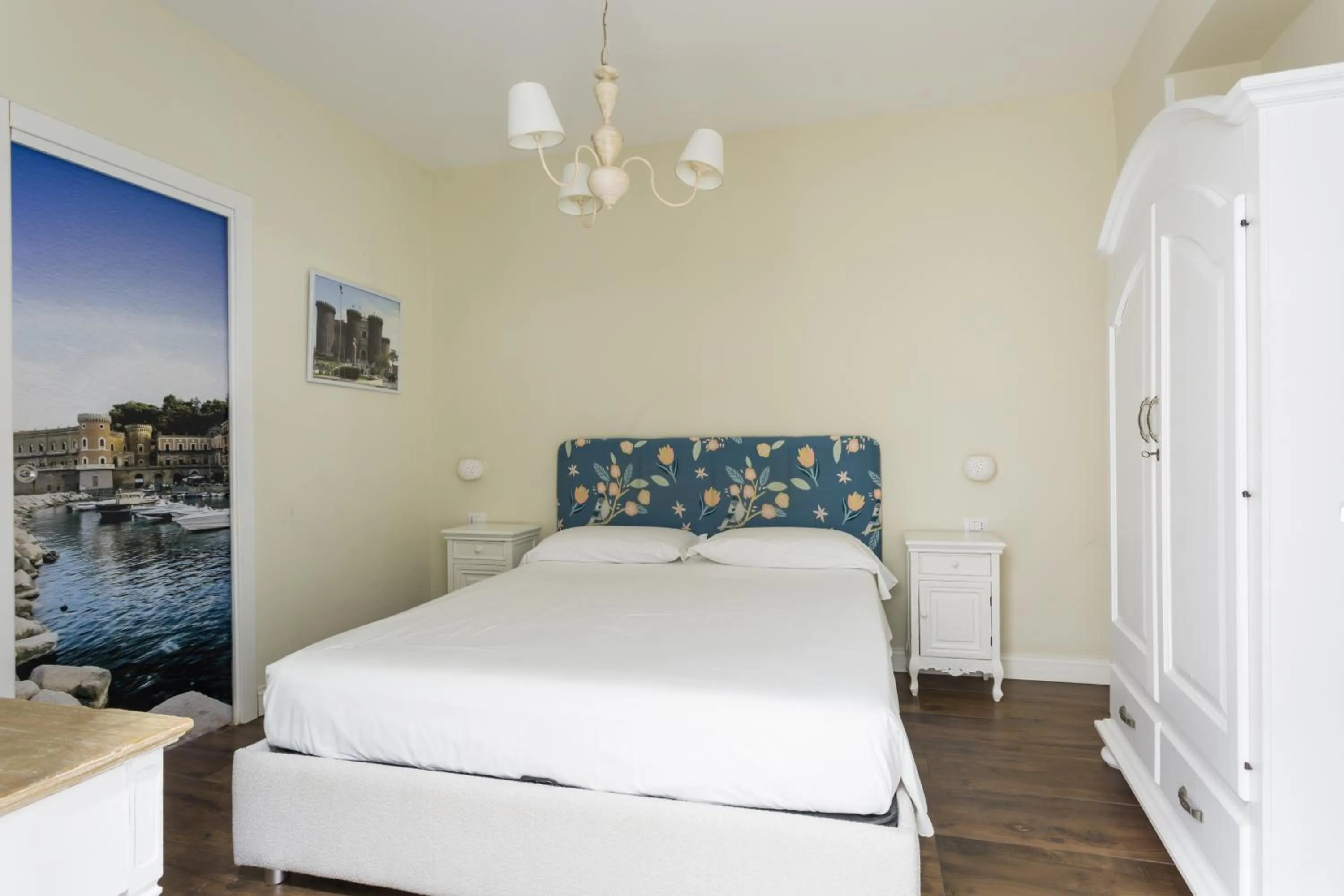 Bed in Chiaia 205 By Dimorra