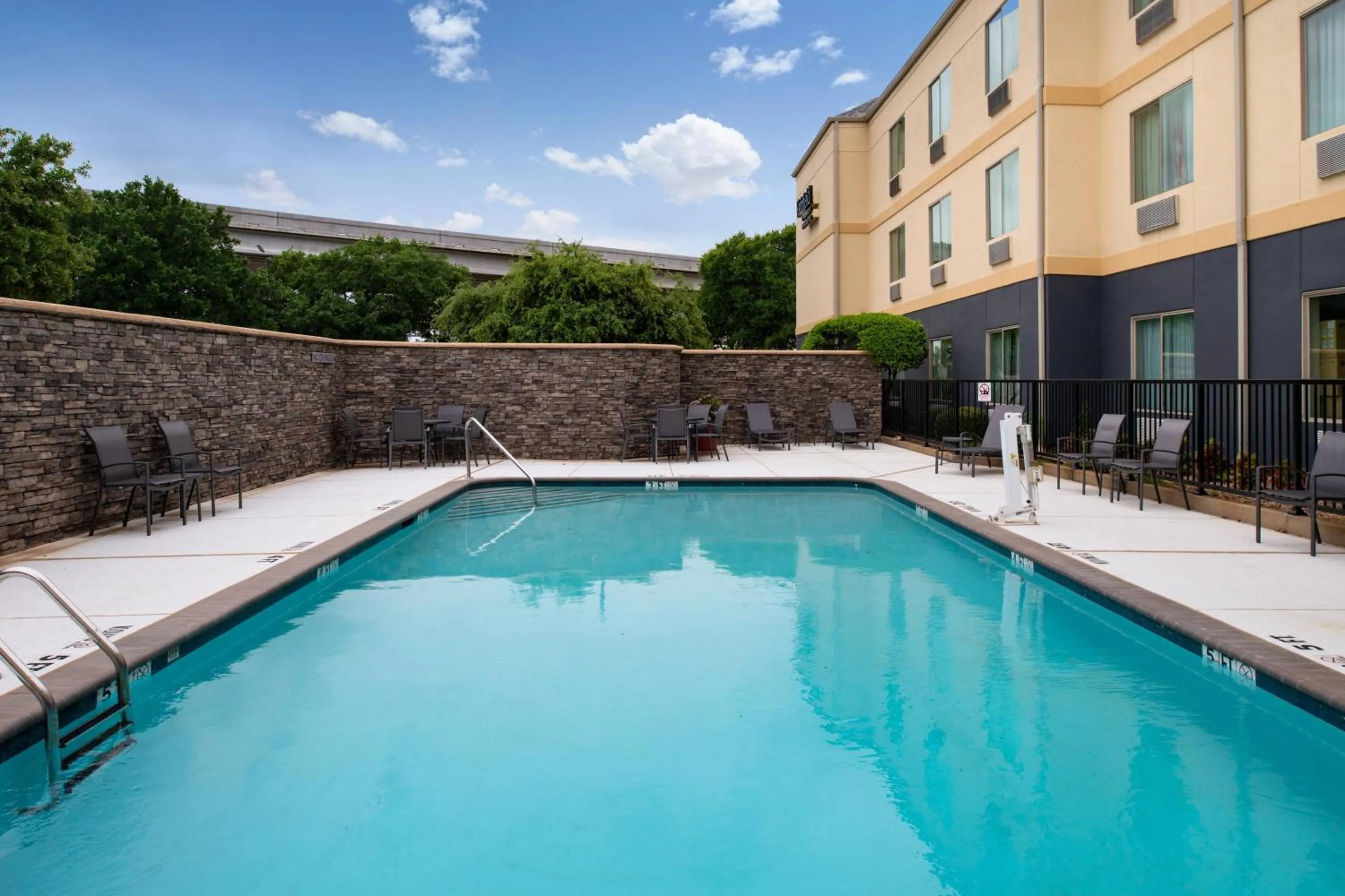 Swimming pool in Fairfield Inn Arlington Near Six Flags