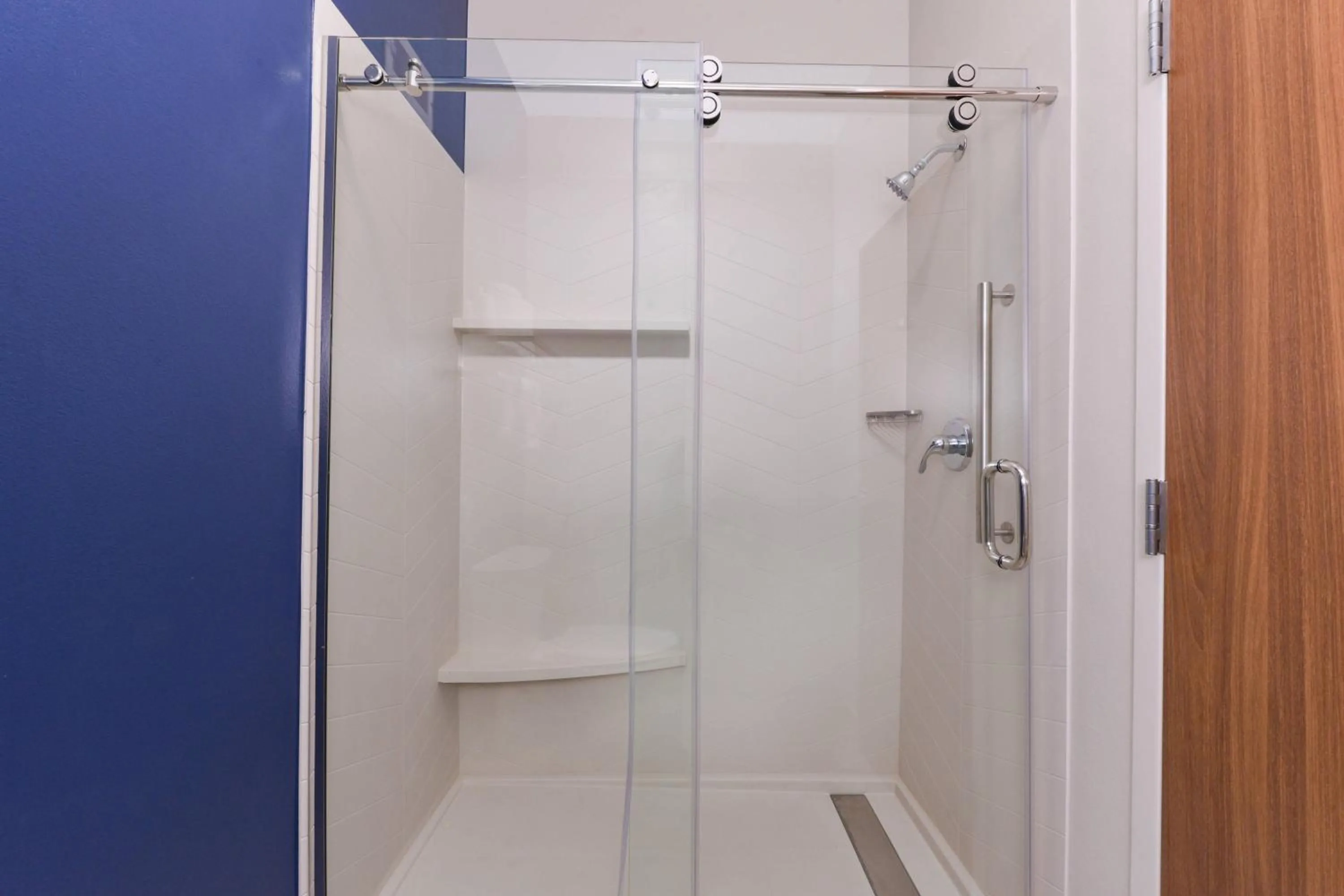 Bathroom in Fairfield Inn Arlington Near Six Flags