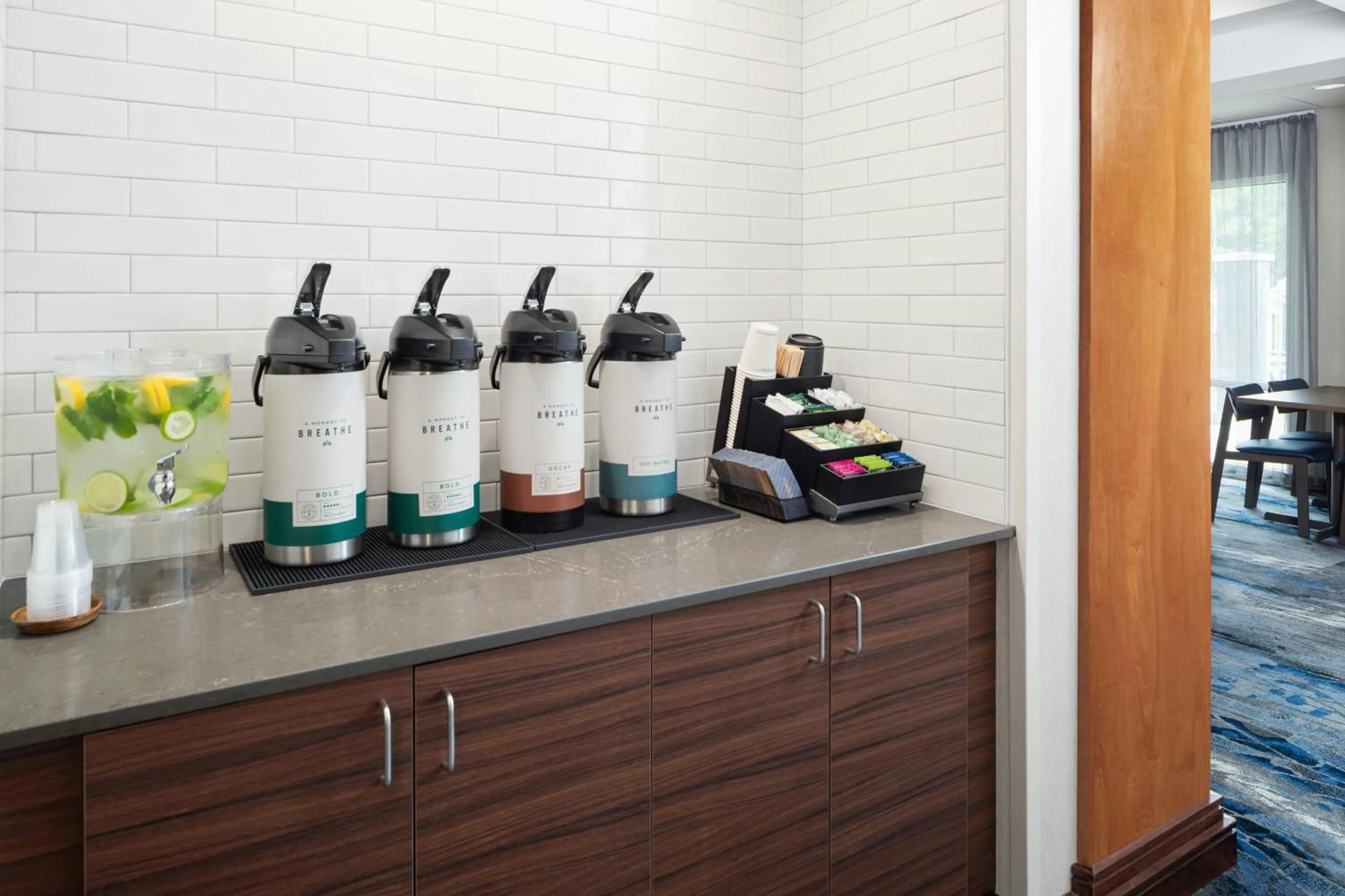 Breakfast in Fairfield Inn & Suites Marianna