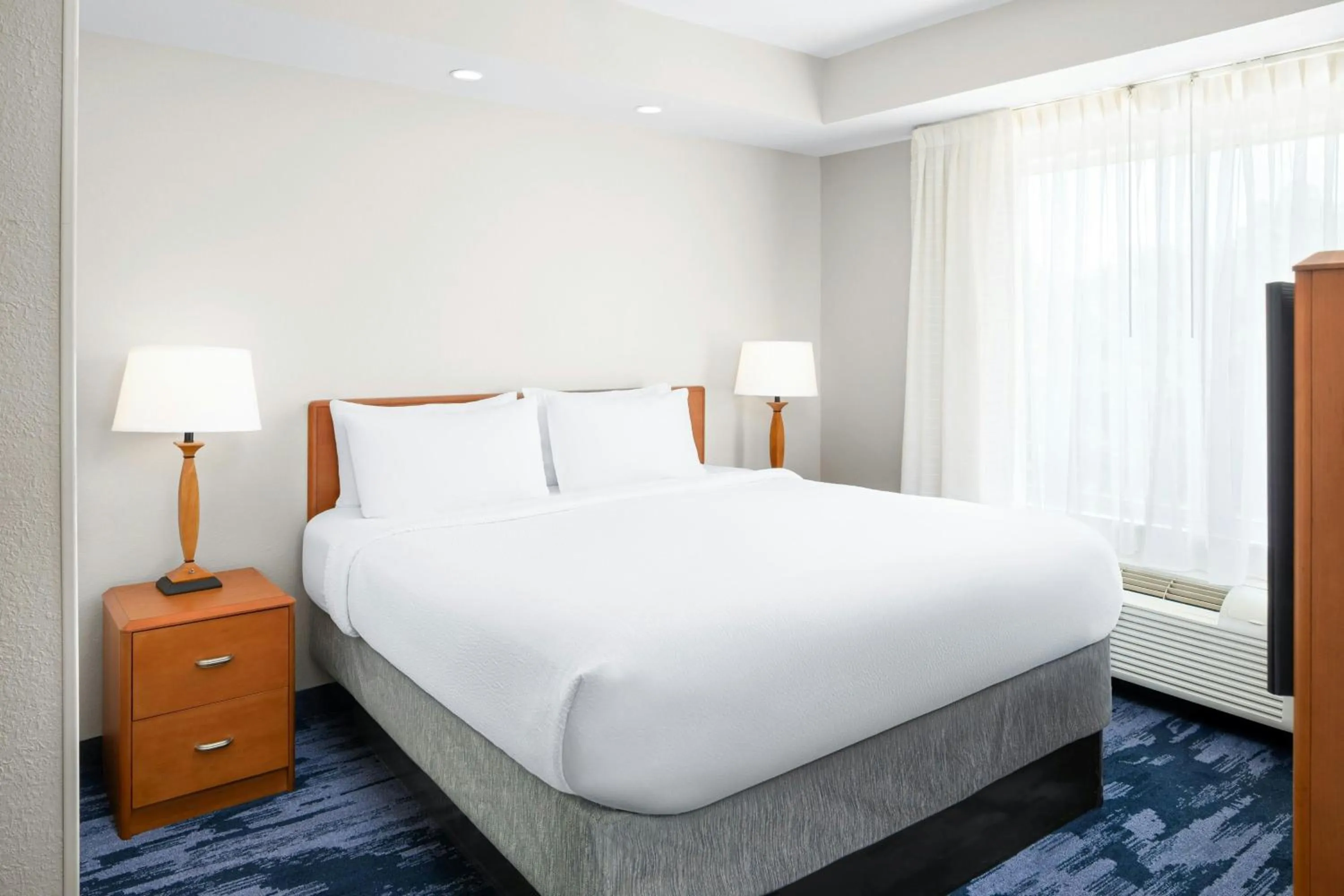 Bedroom, Bed in Fairfield Inn & Suites Marianna