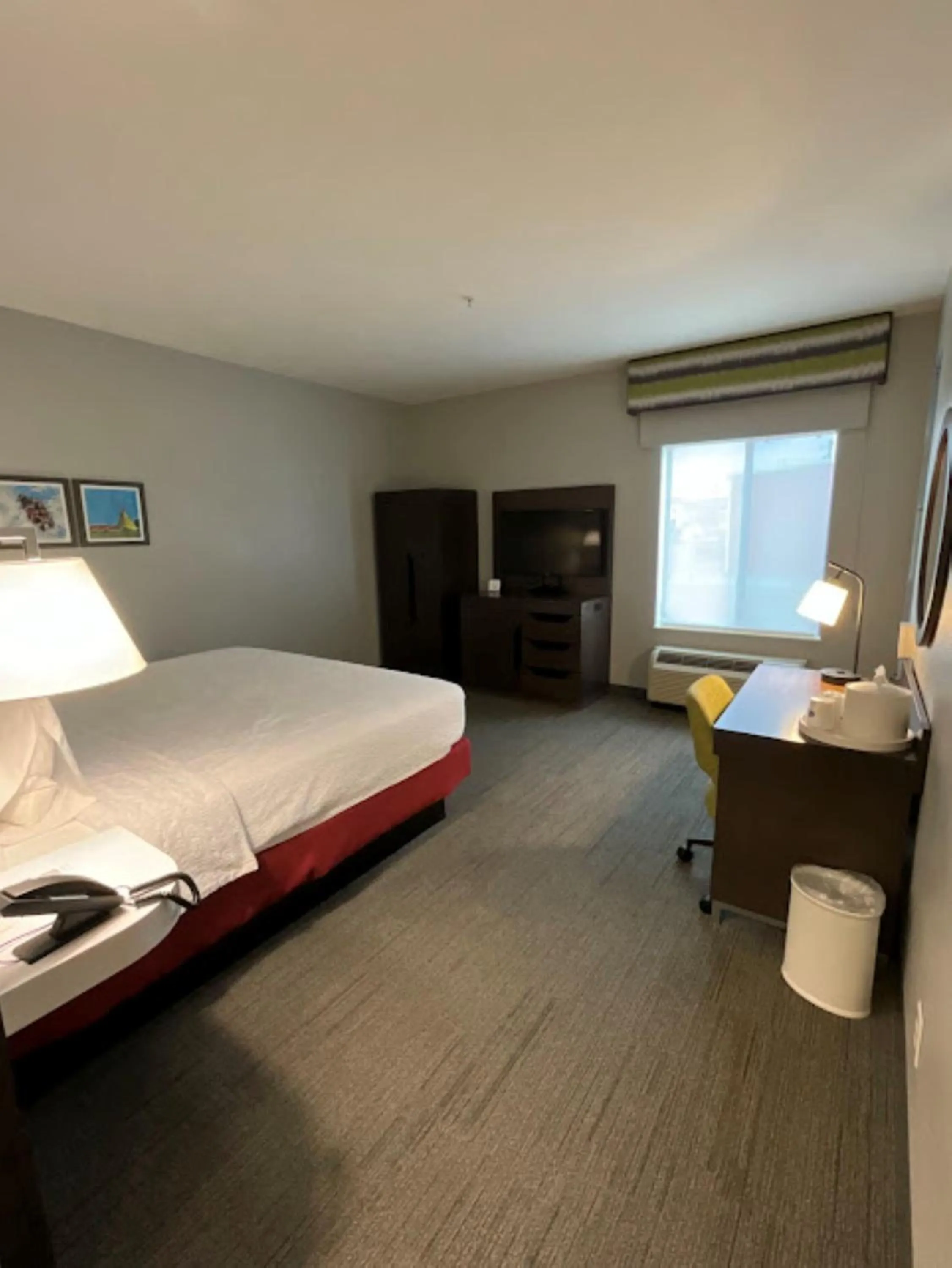 TV and multimedia, Bed in Hampton Inn by Hilton Montrose