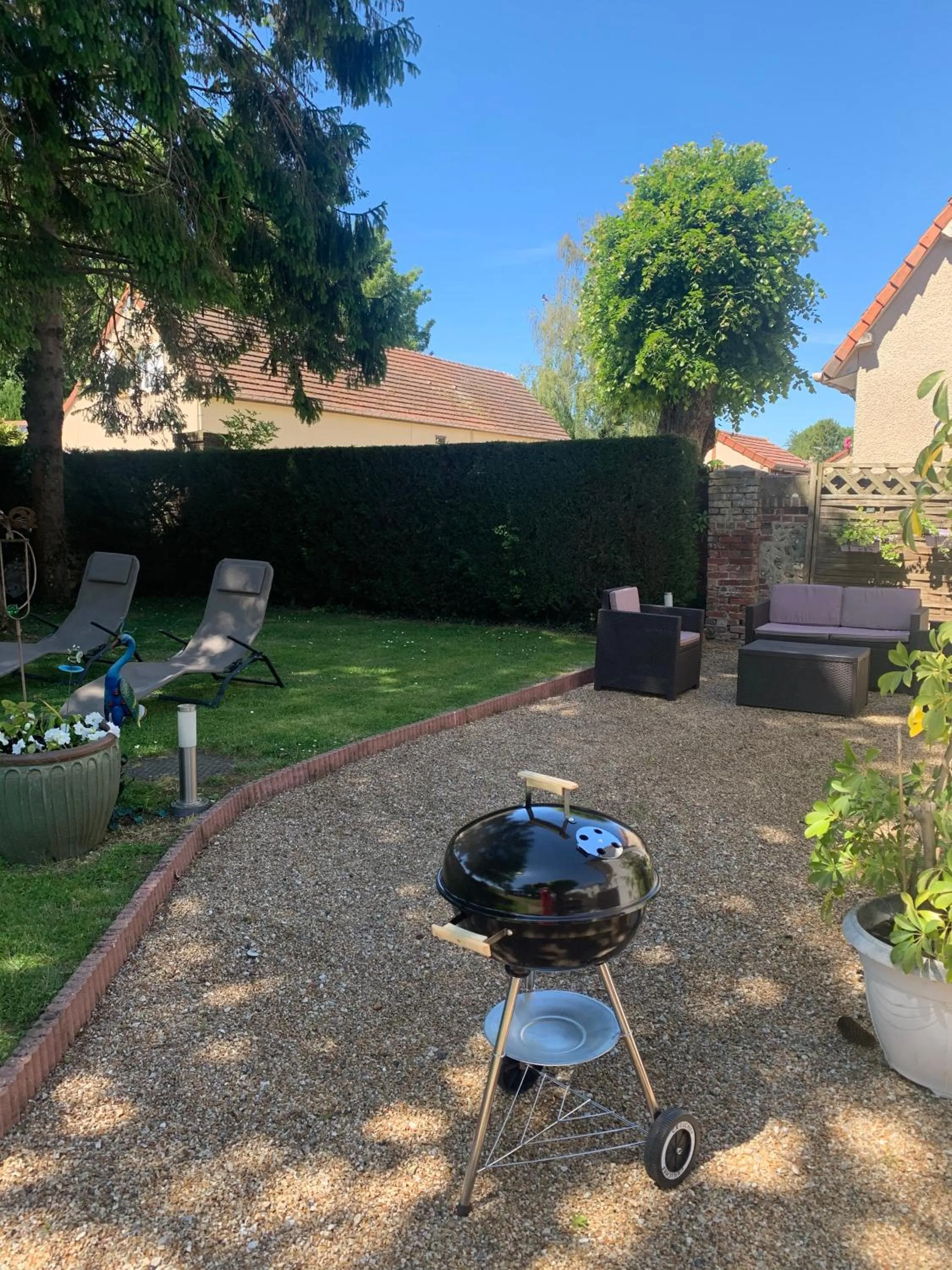 BBQ facilities in Le petit manoir