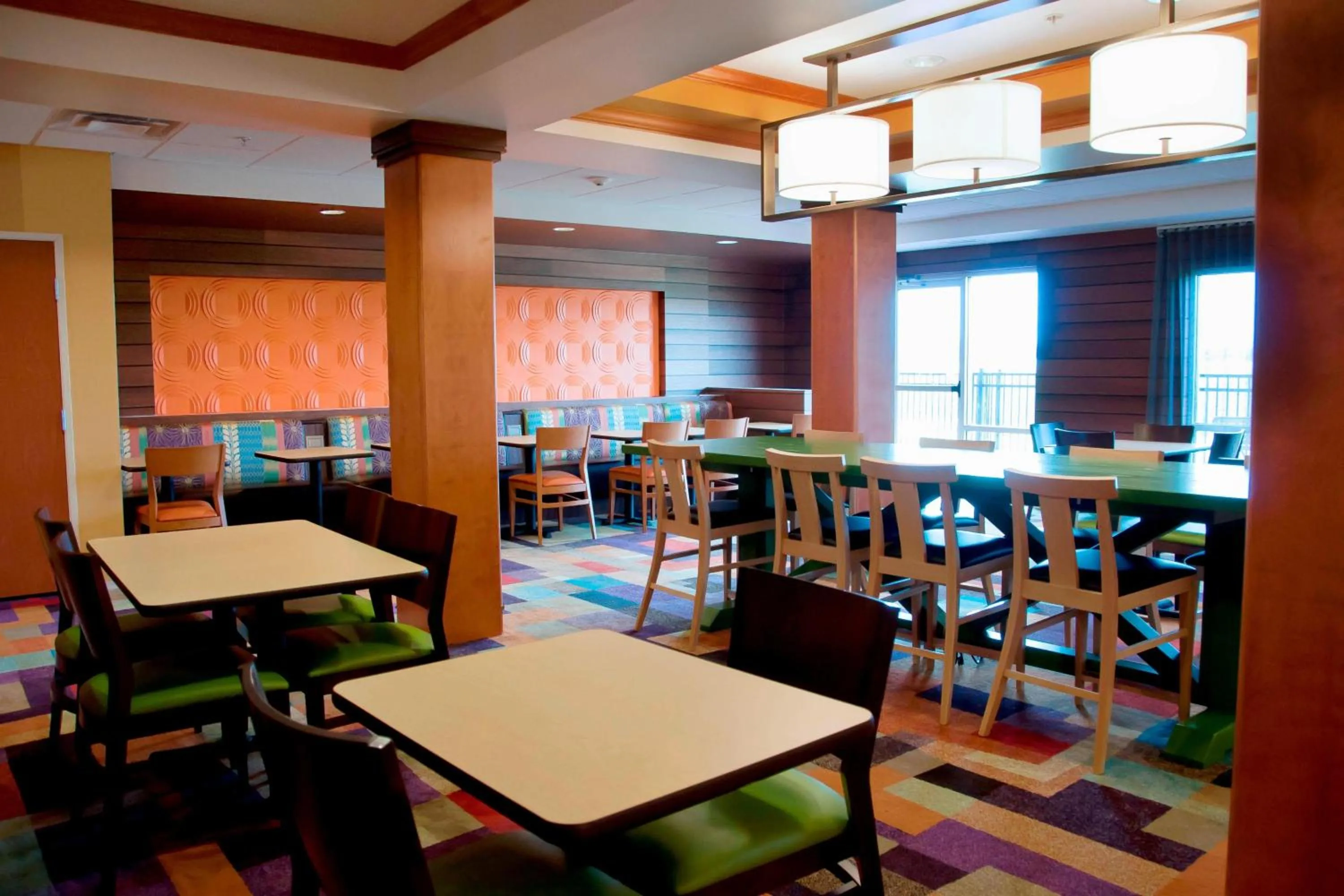 Restaurant/places to eat in Fairfield Inn & Suites Ames