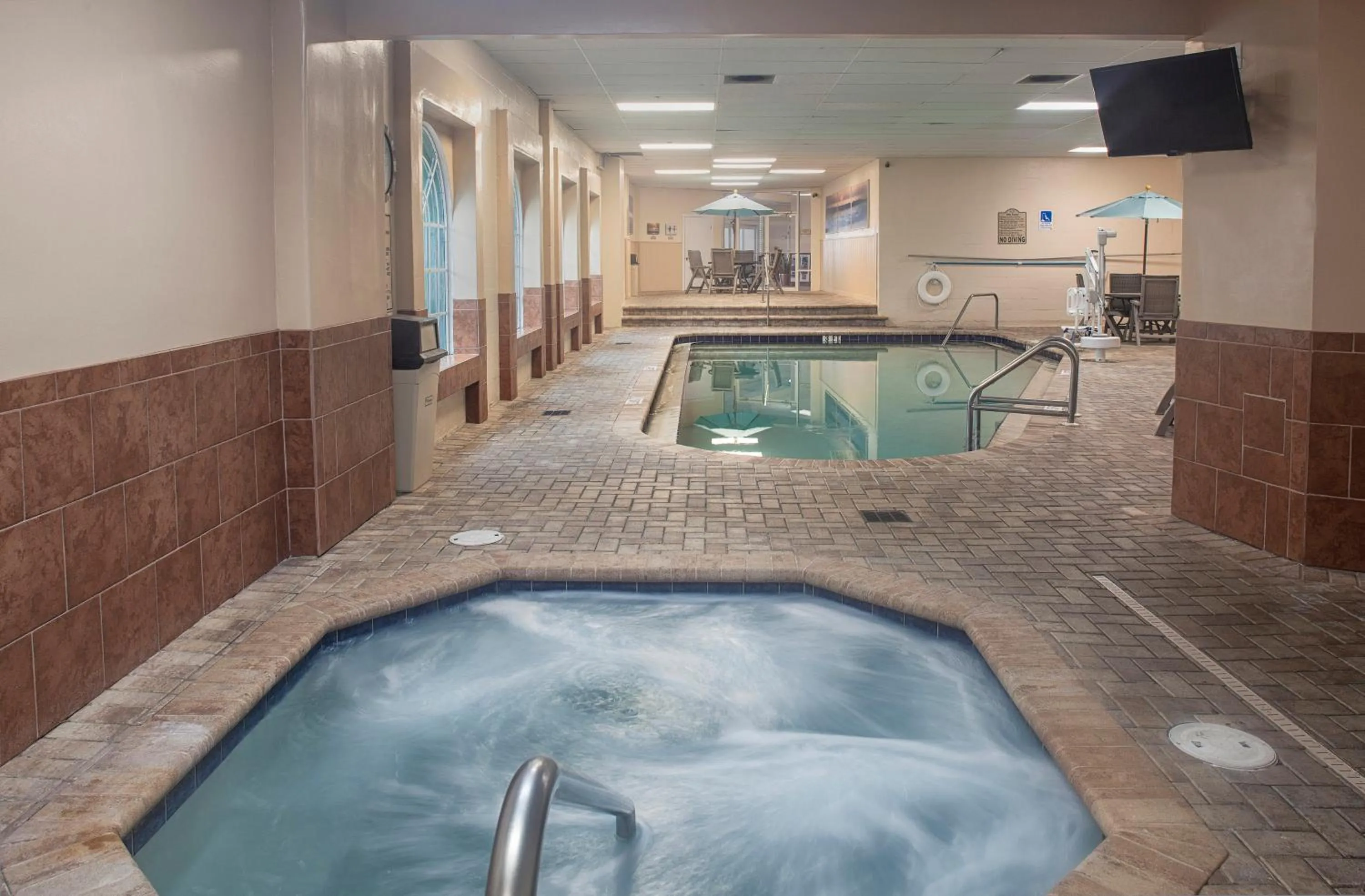 Hot Tub in Royal Floridian Resort by Spinnaker