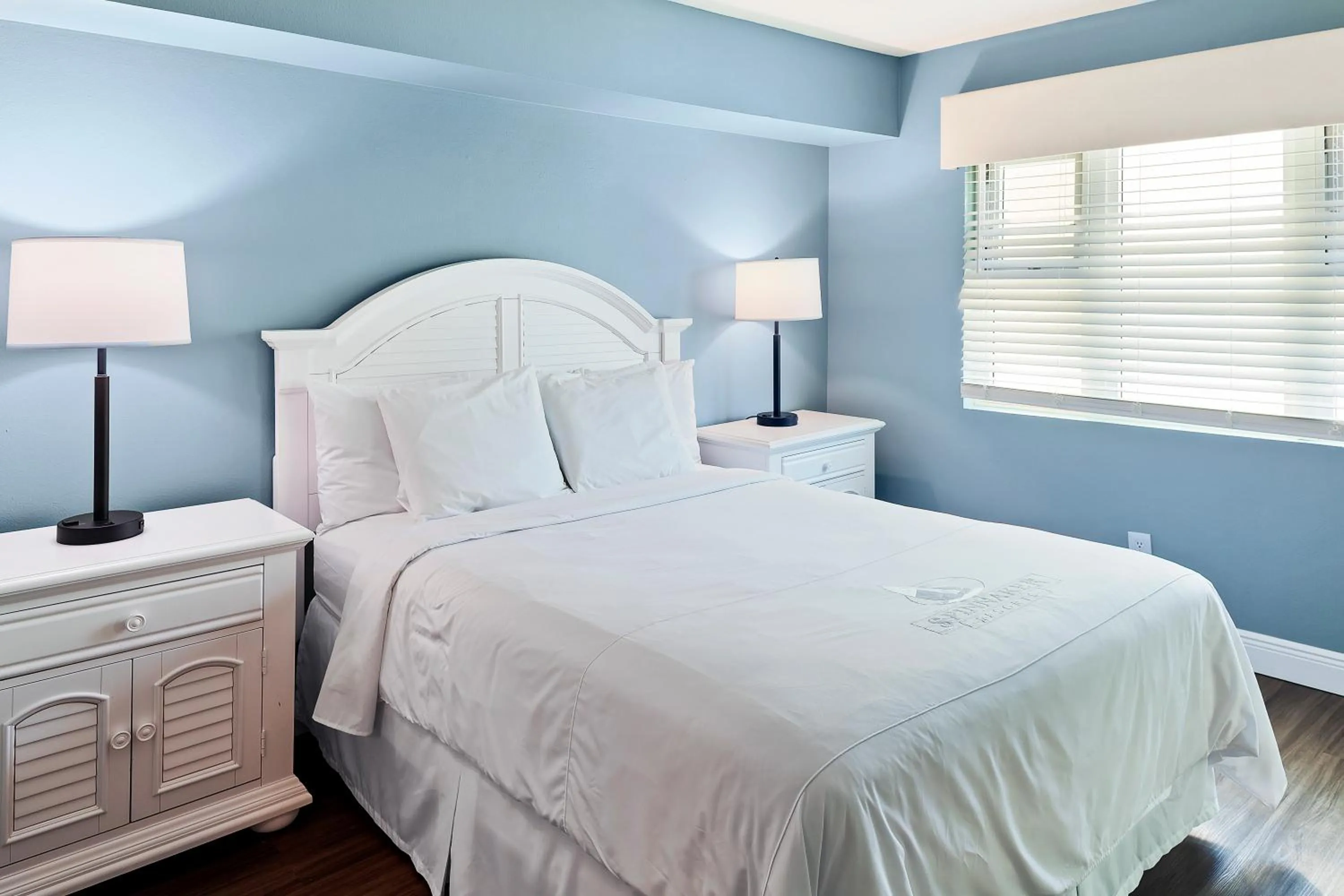 Photo of the whole room, Bed in Royal Floridian Resort by Spinnaker