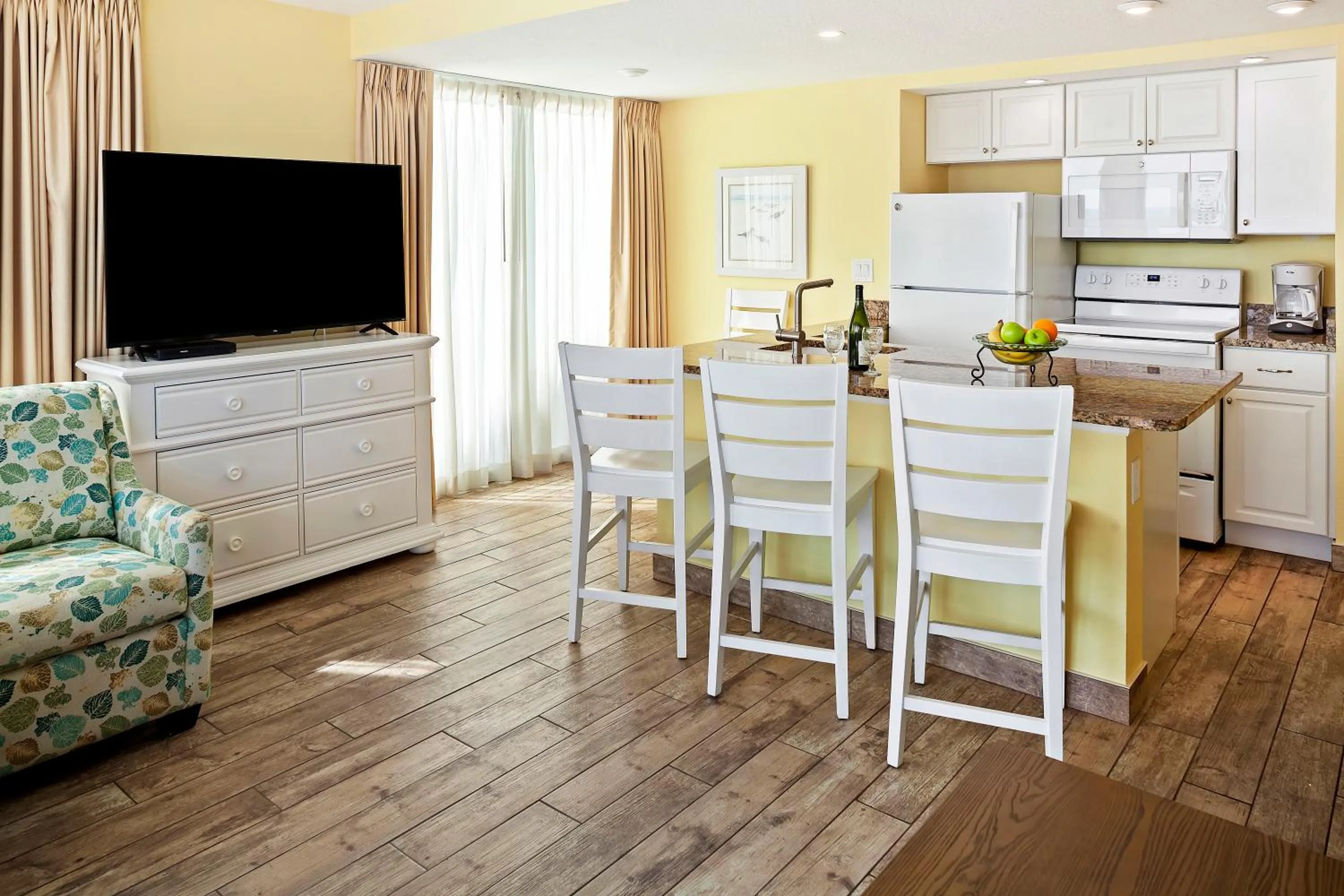 Dining area in Royal Floridian Resort by Spinnaker