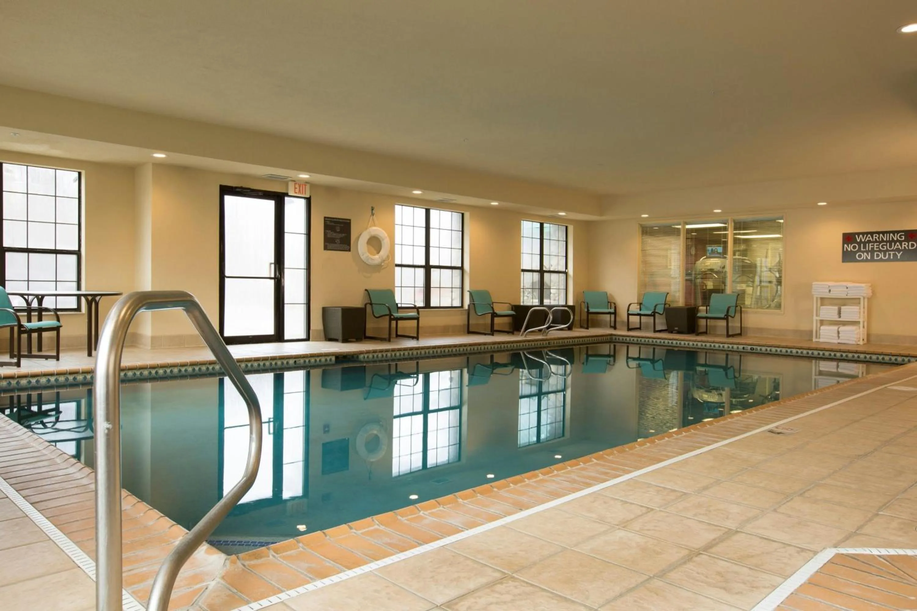 Swimming pool in Residence Inn Durango Downtown