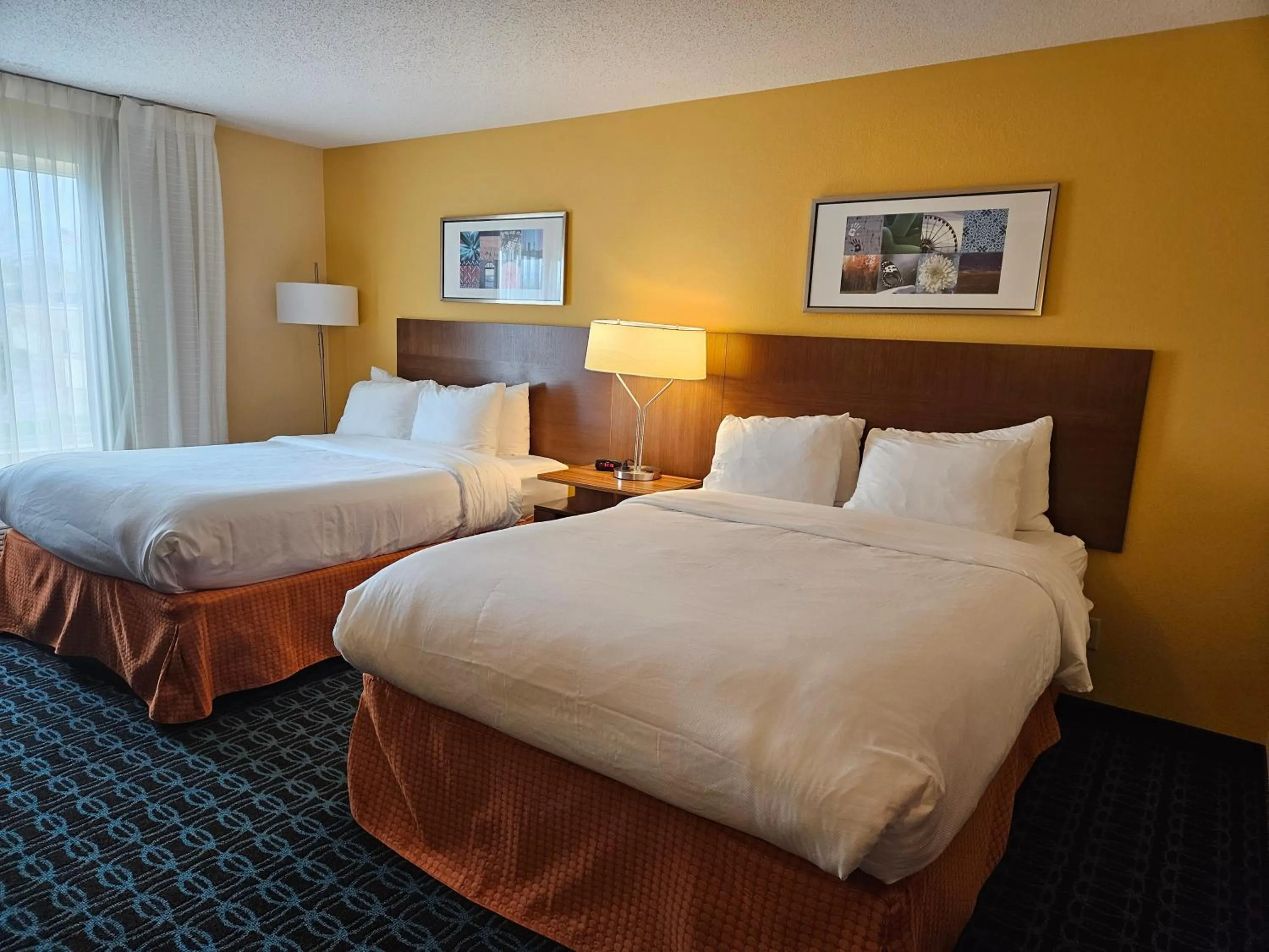 Bed in Comfort Inn & Suites Ankeny - Des Moines