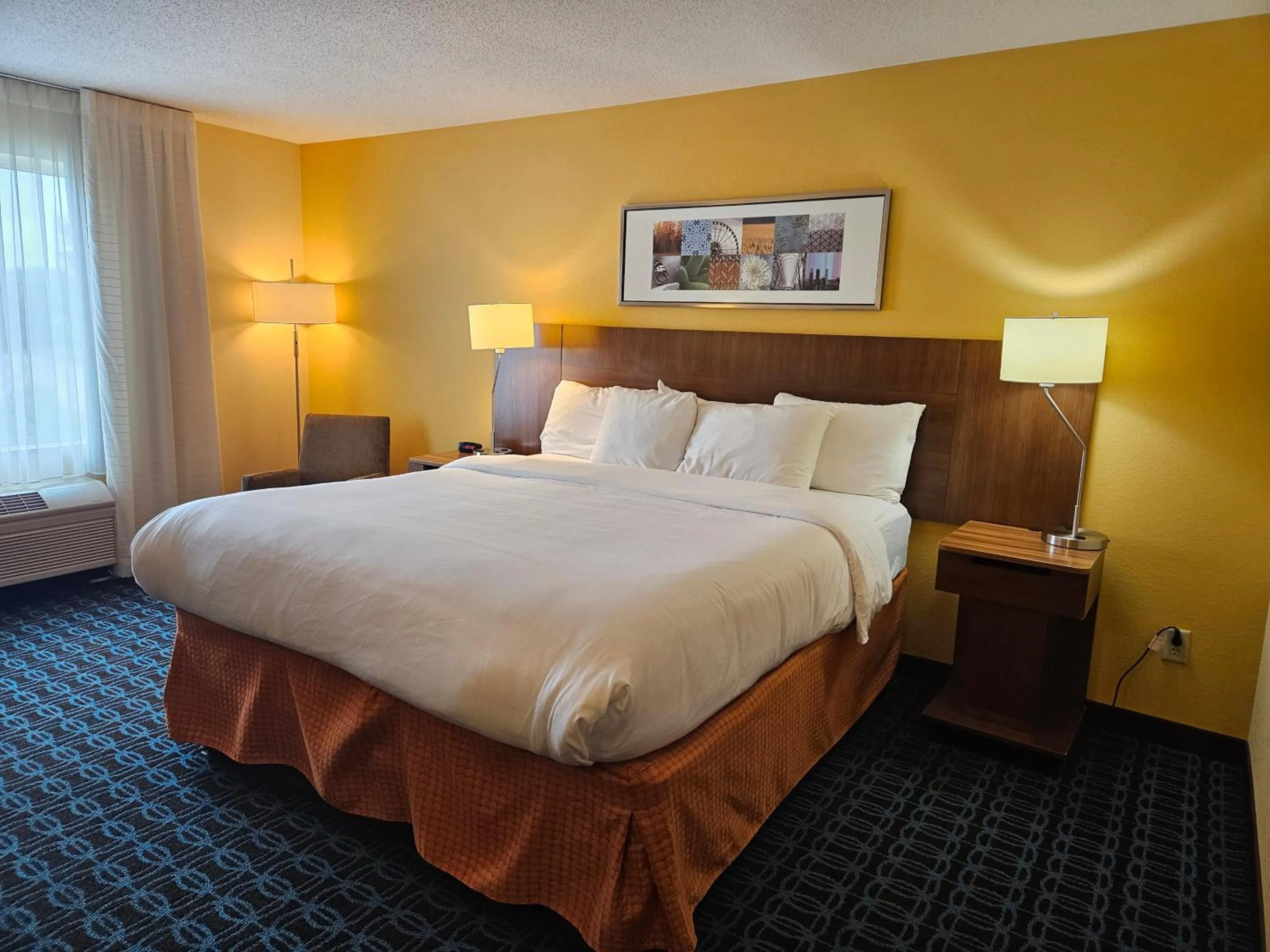 Bed in Comfort Inn & Suites Ankeny - Des Moines