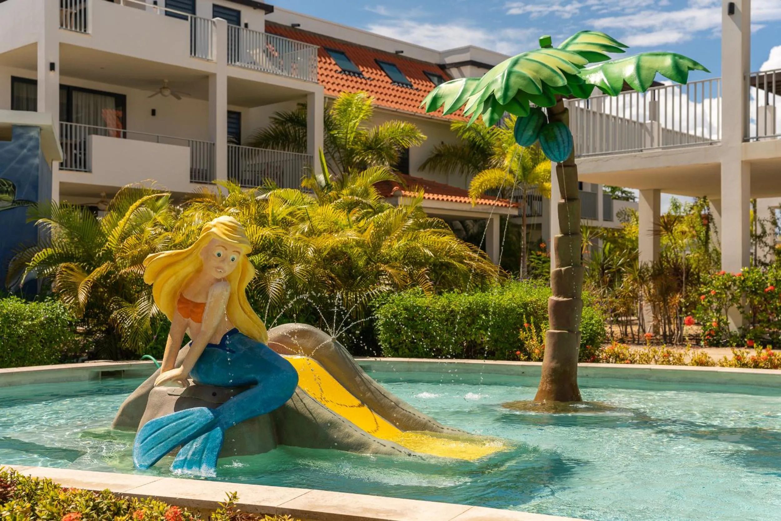 Pool view in Resort Bonaire