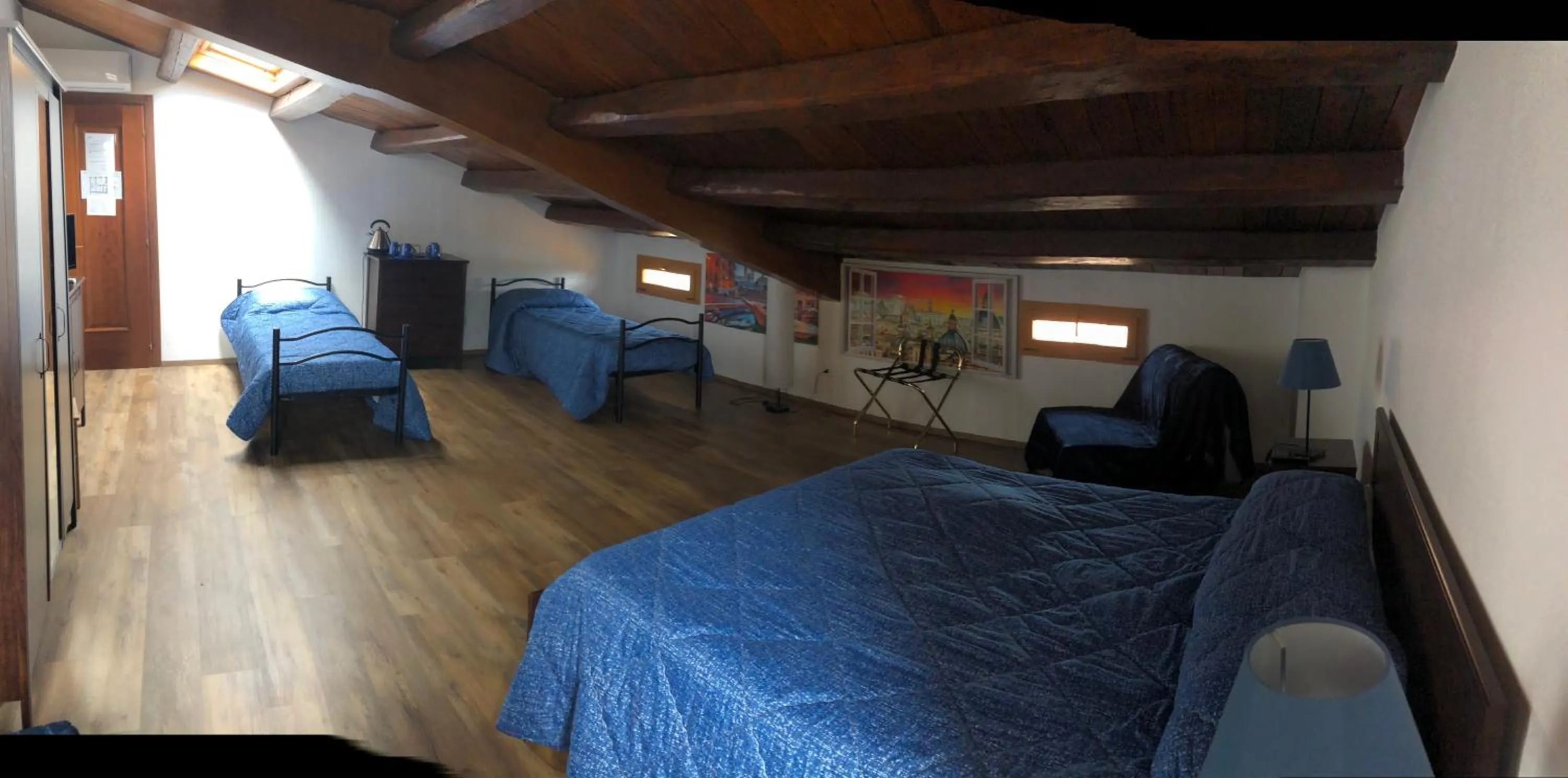 Photo of the whole room in BB Il Re Alla Reginella Guest House
