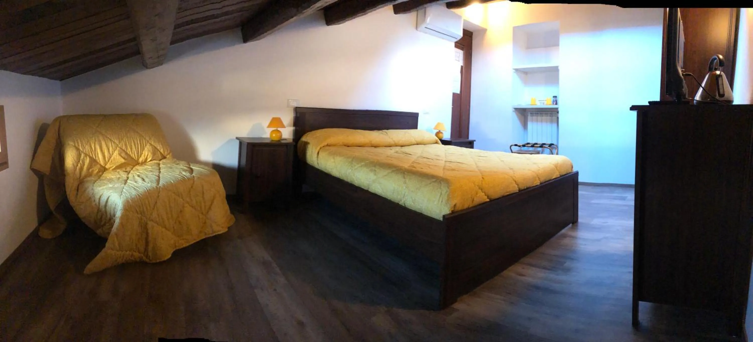 Bed in BB Il Re Alla Reginella Guest House