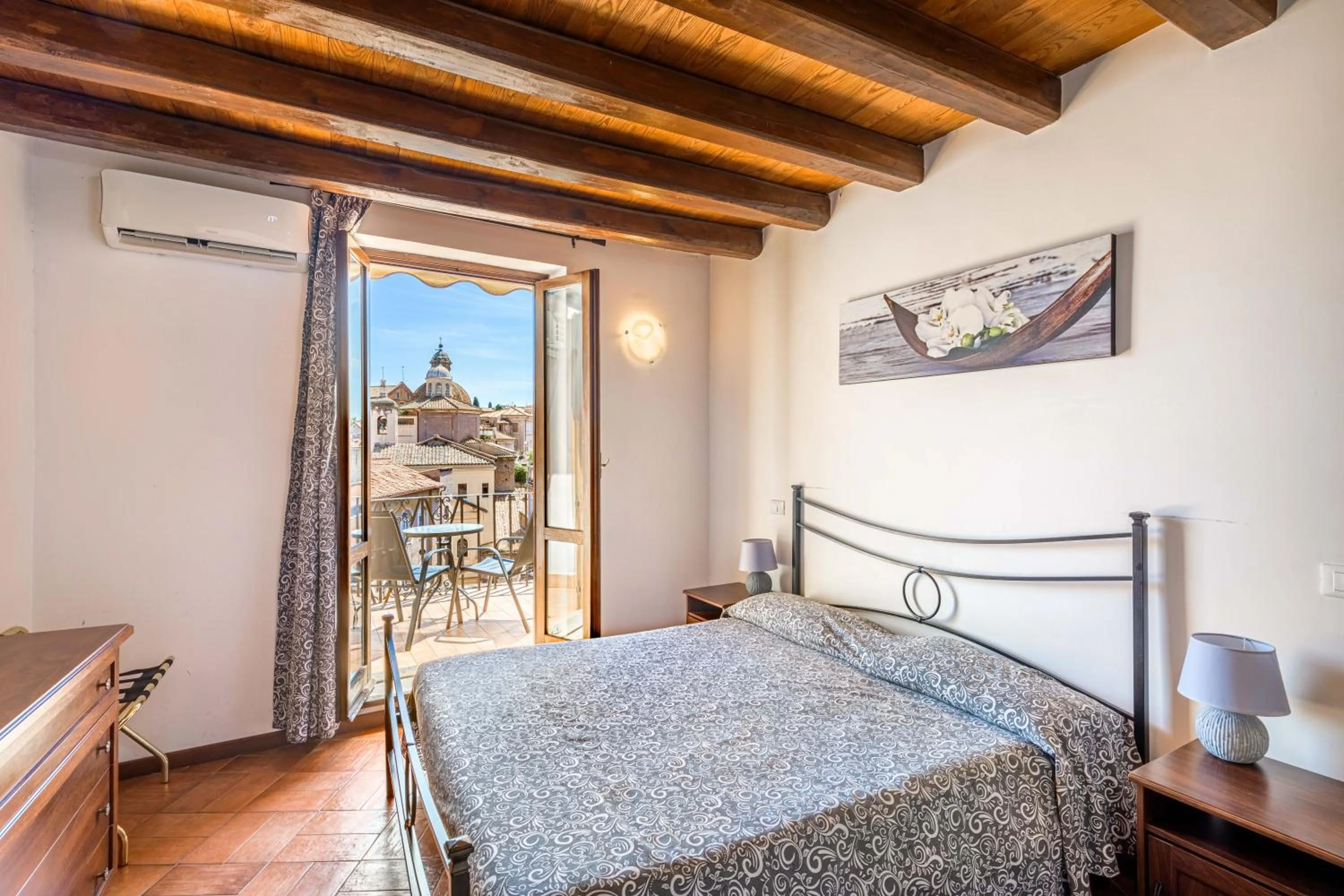 Photo of the whole room, Bed in BB Il Re Alla Reginella Guest House
