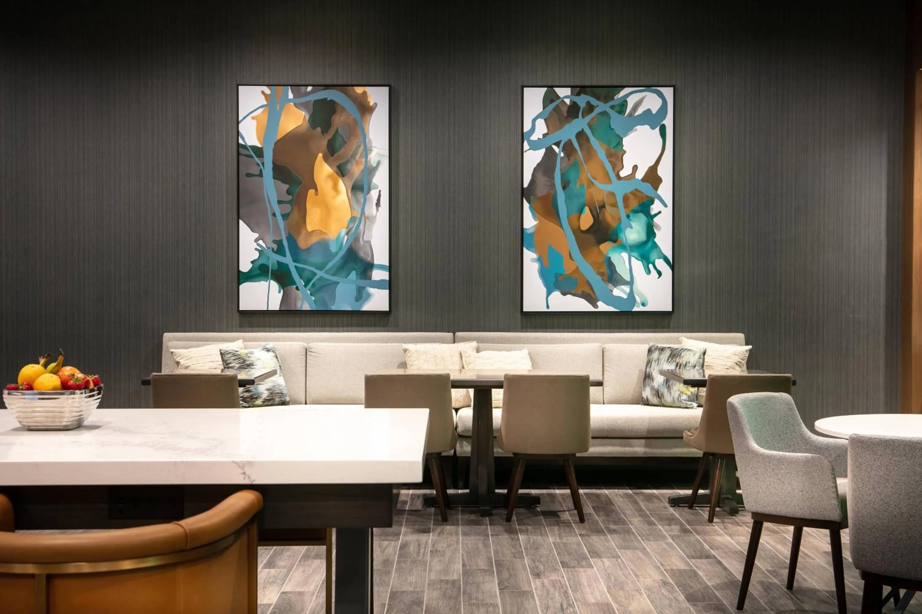 Lounge or bar in West Des Moines Marriott