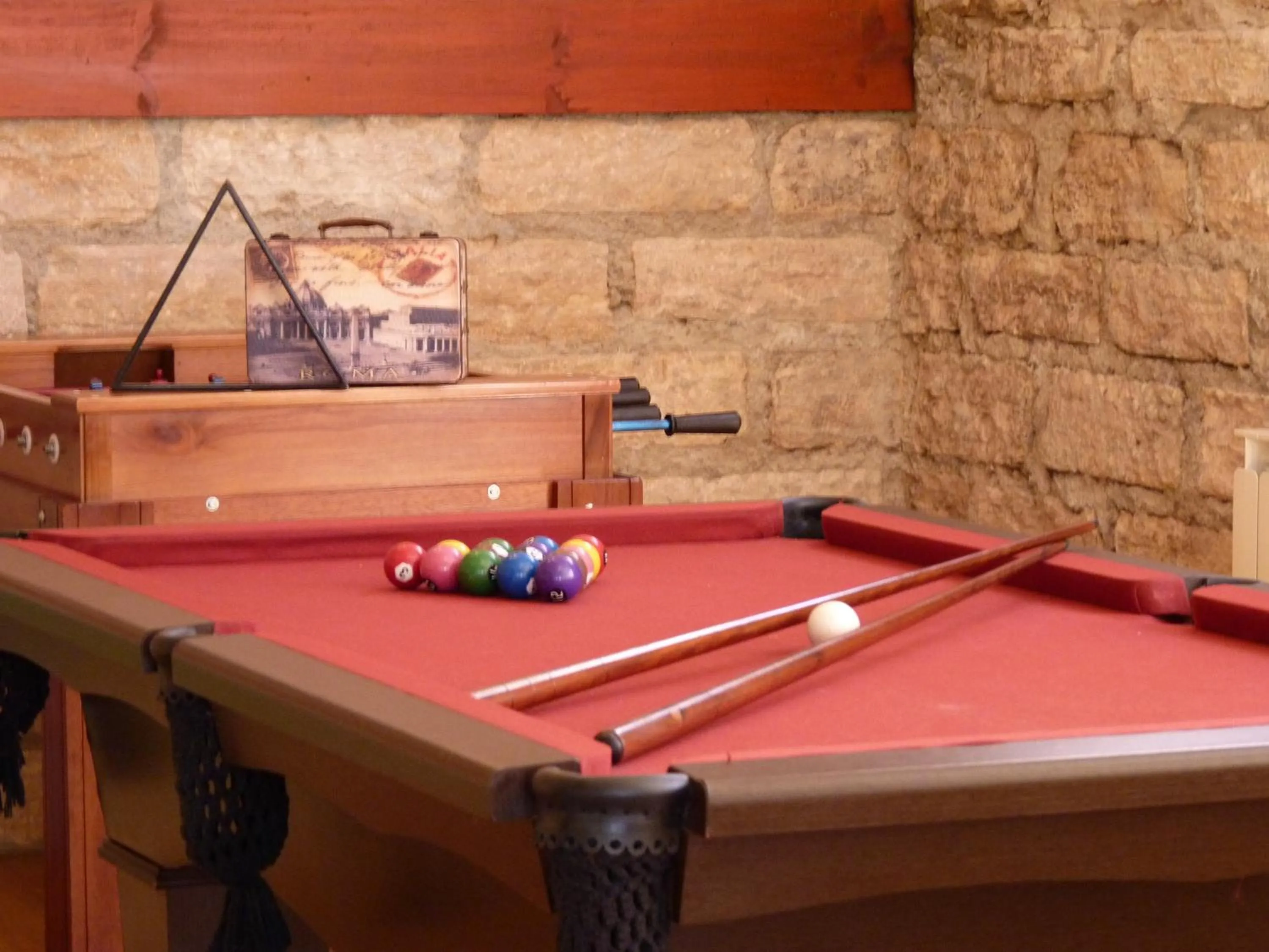 Billiard in Aardvark Inn Pousada