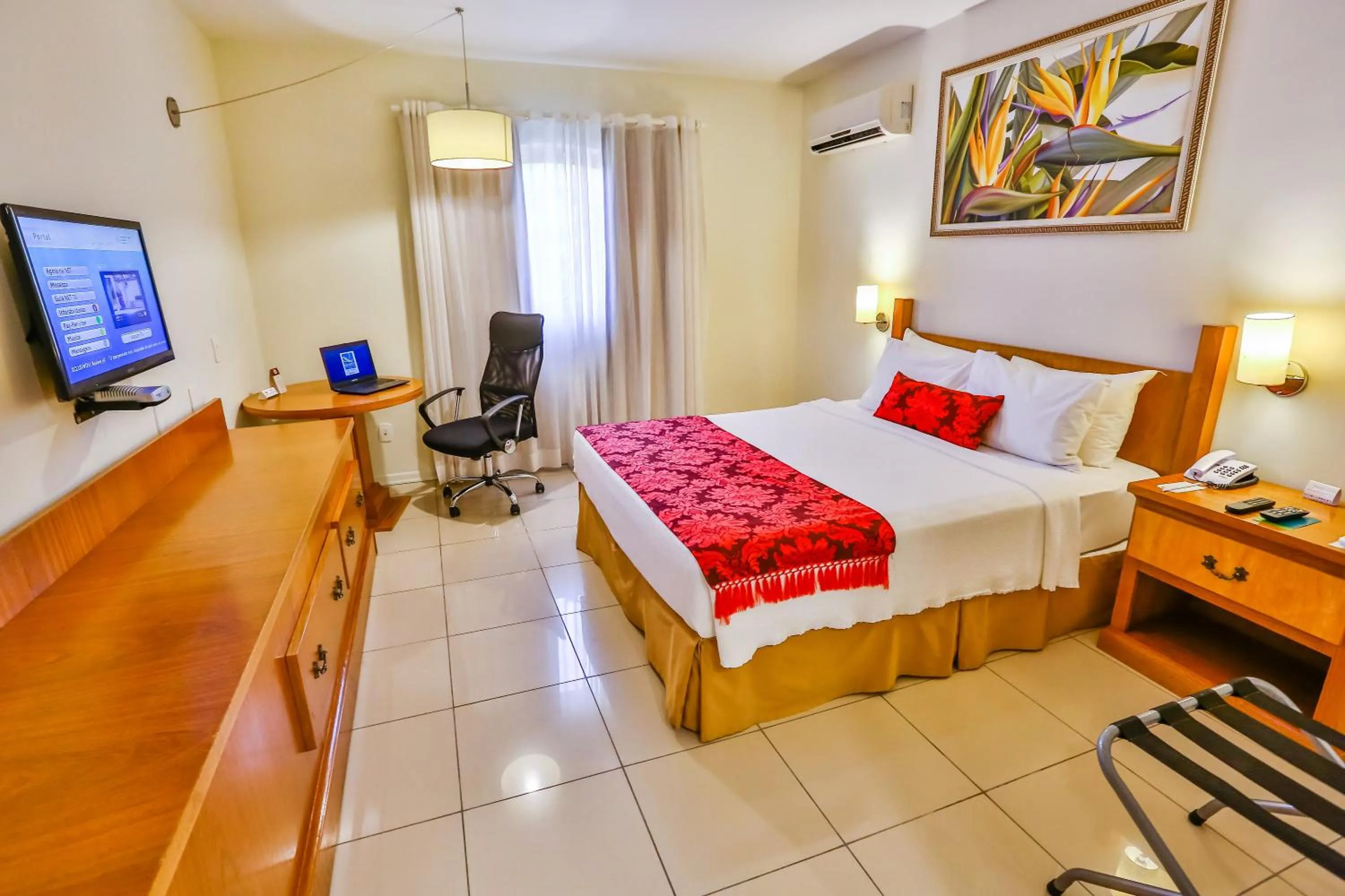 Photo of the whole room, Bed in Sun Valley Marília by Atlantica