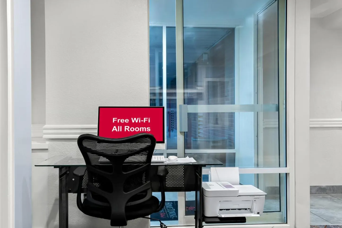 Business facilities in Red Roof Inn Auburn Hills