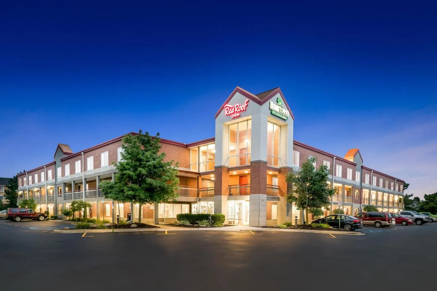 Property building in Red Roof Inn Auburn Hills