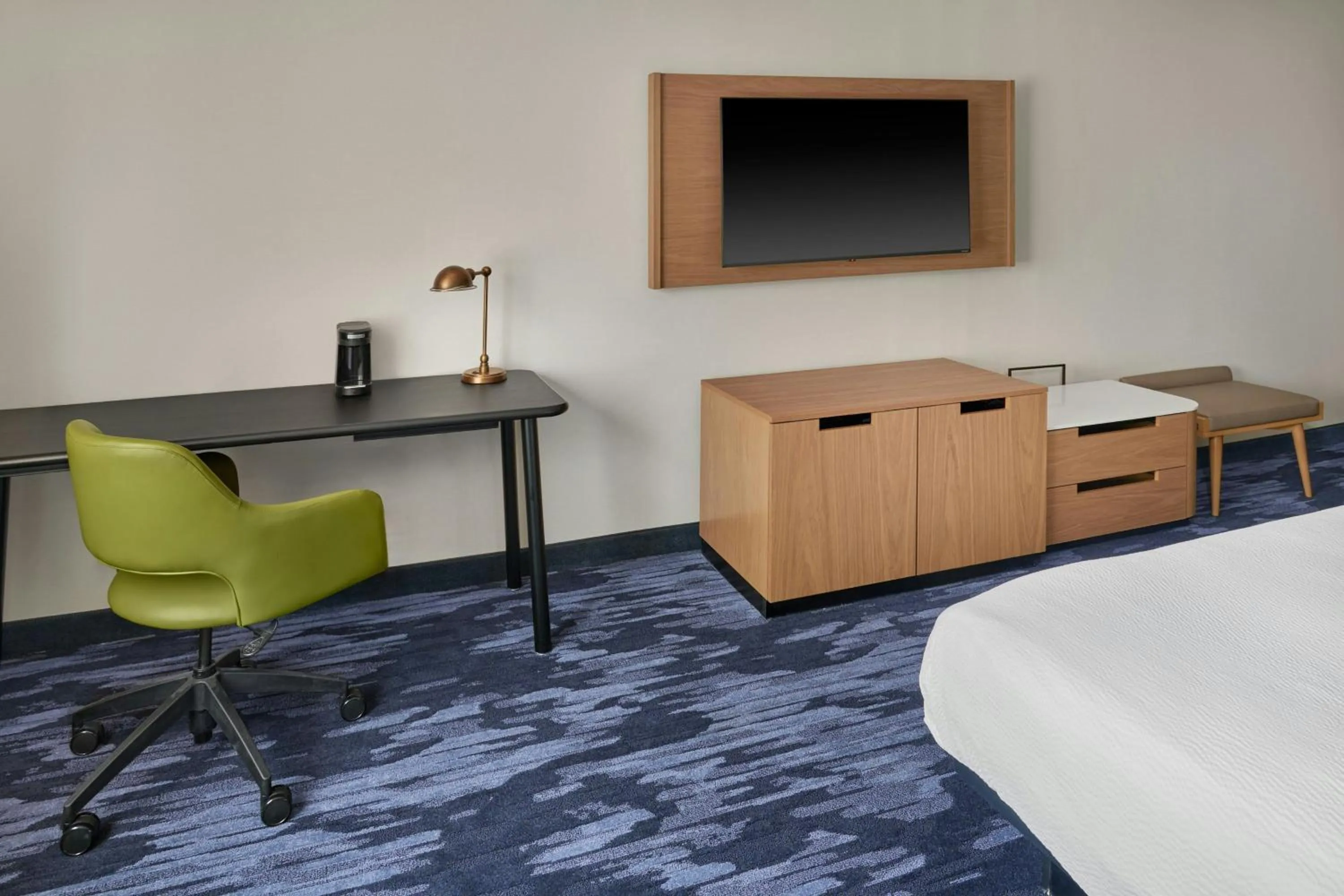 Bedroom, Bed in Fairfield Inn & Suites Detroit Farmington Hills