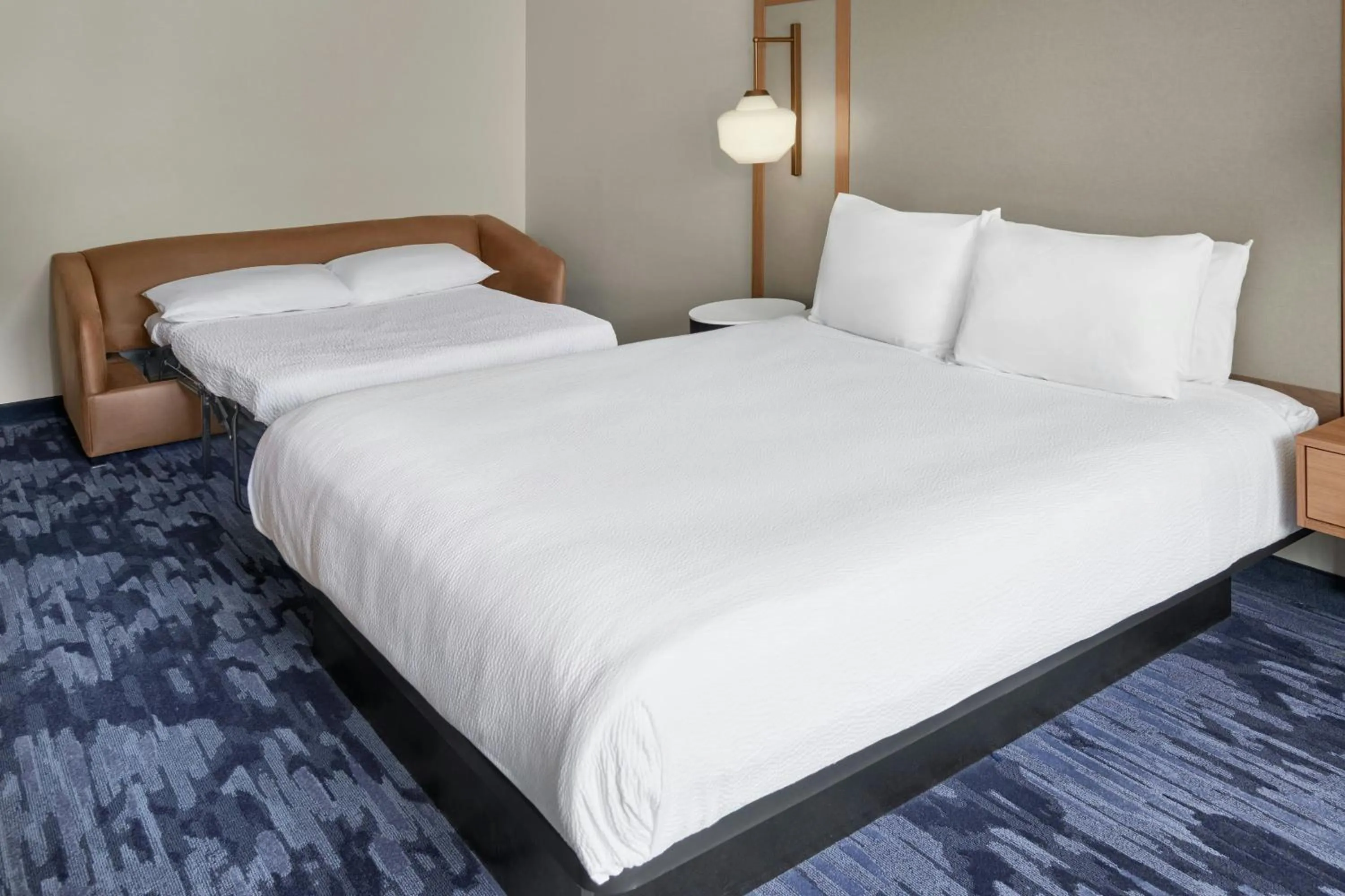 Bedroom, Bed in Fairfield Inn & Suites Detroit Farmington Hills
