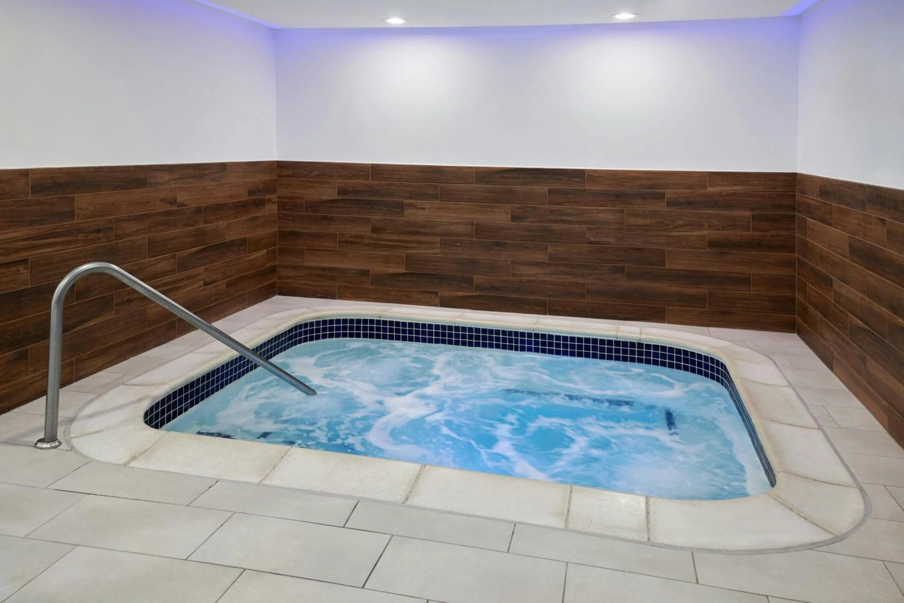 Fitness centre/facilities in Fairfield Inn & Suites Detroit Farmington Hills